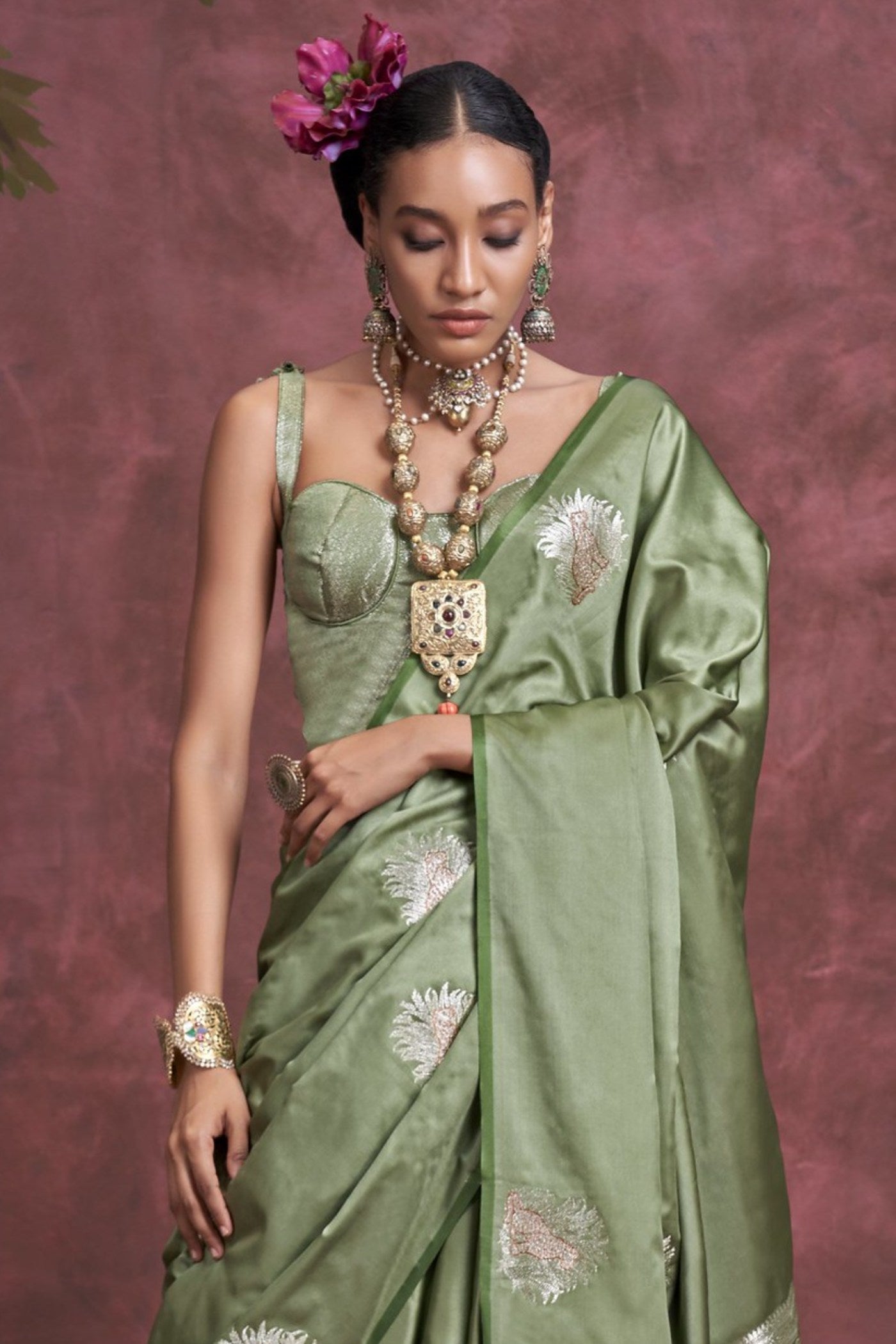 Buy MySilkLove Lush Green Handloom Satin Banarasi Saree Online