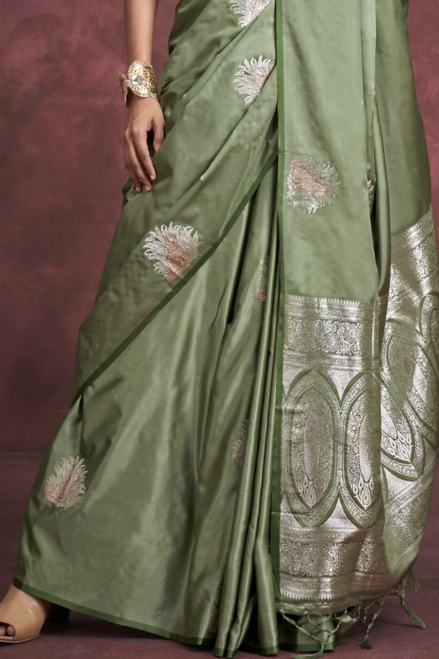 Buy MySilkLove Lush Green Handloom Satin Banarasi Saree Online