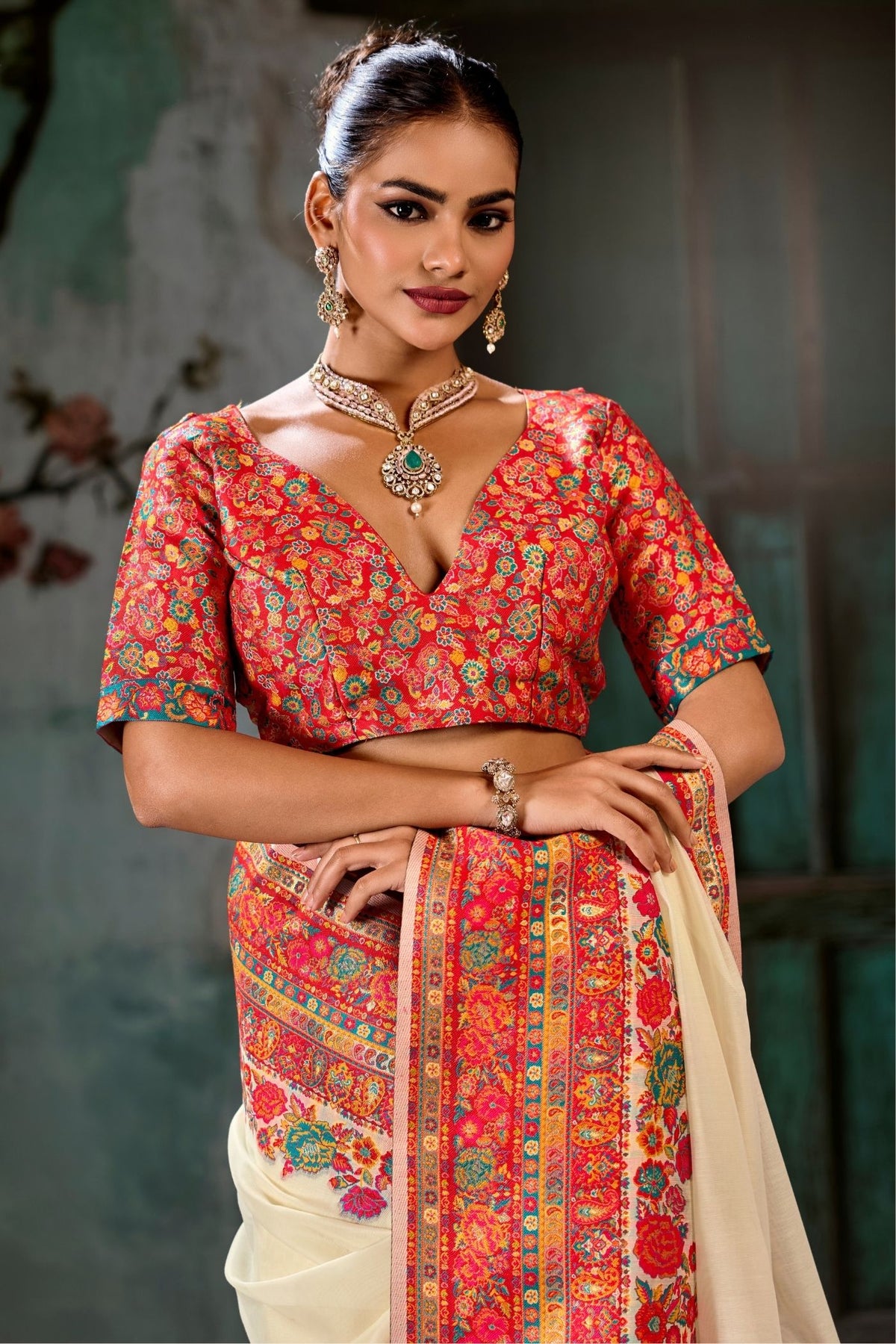 Buy MySilkLove Frost White Kashmiri Handloom Jamewar Saree Online