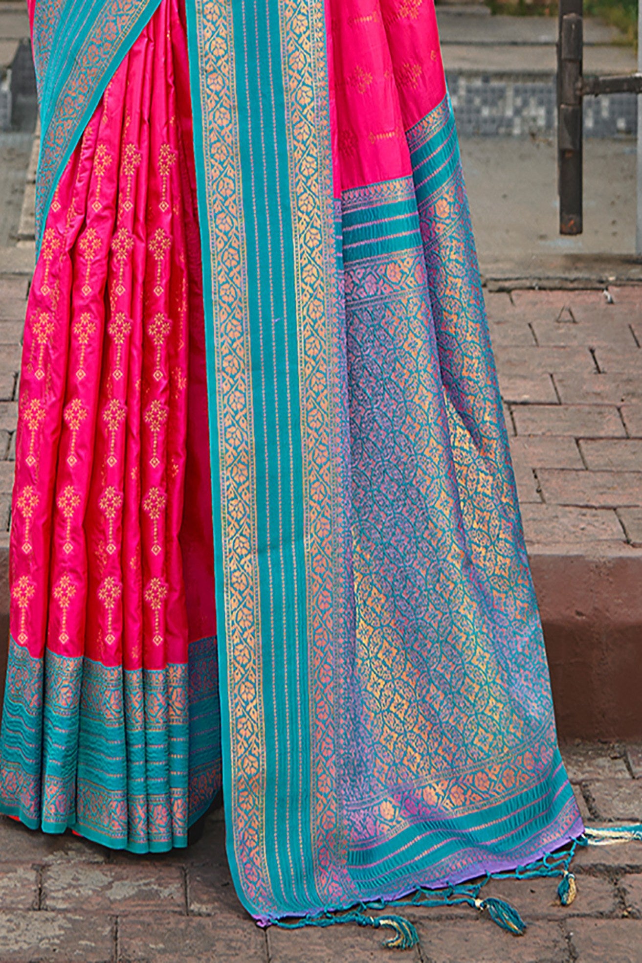 Buy MySilkLove Razzmatazz Pink and Blue Woven Banarasi Saree Online