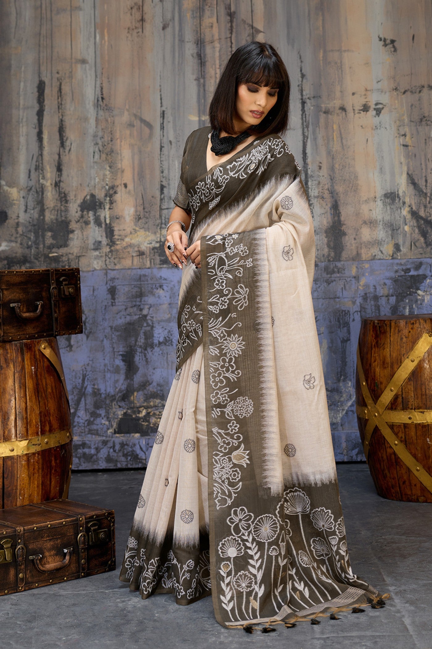 Buy MySilkLove Crow Black Handloom Munga Cotton Saree Online