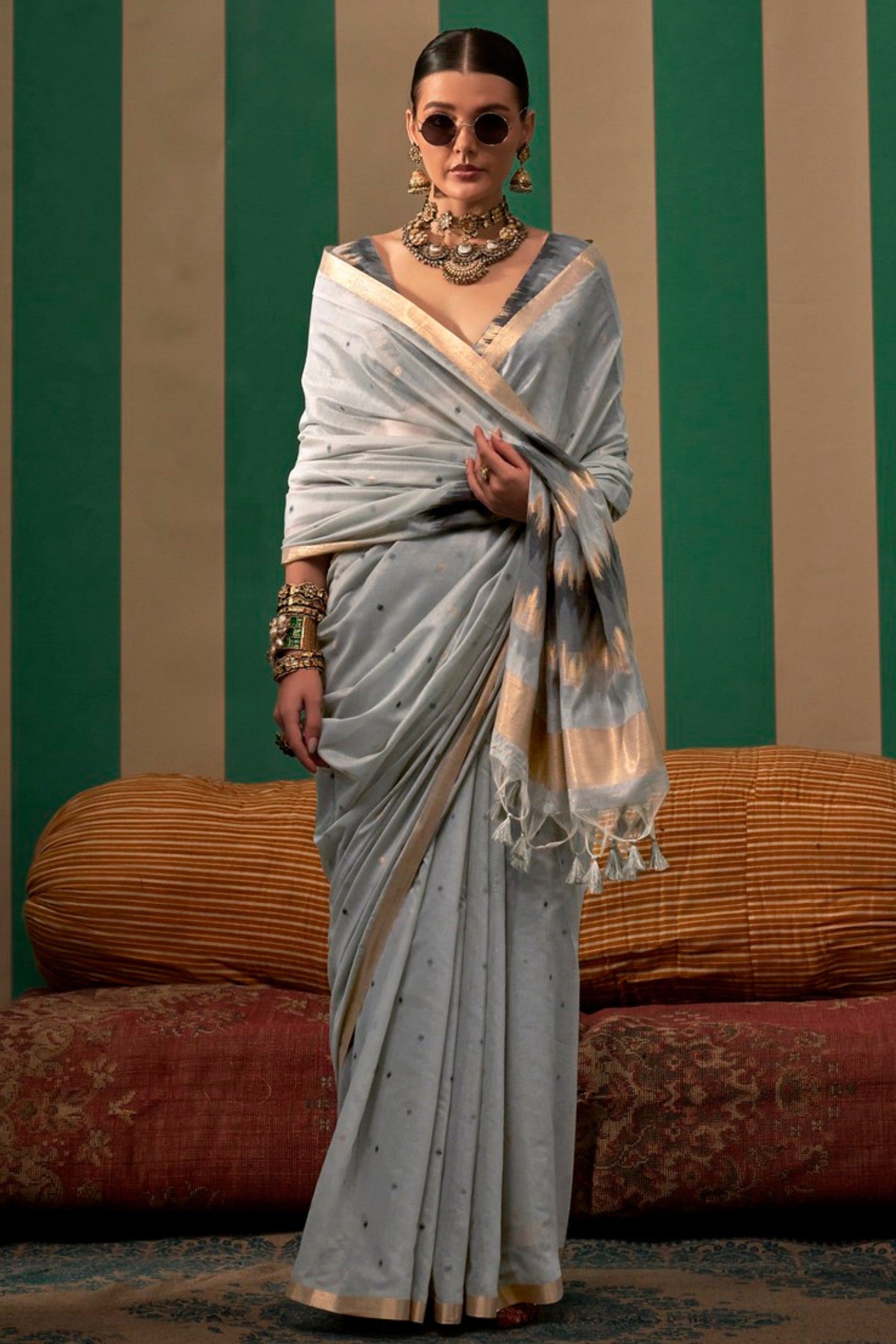 Buy MySilkLove Cold Turkey Grey Handloom Linen Saree Online