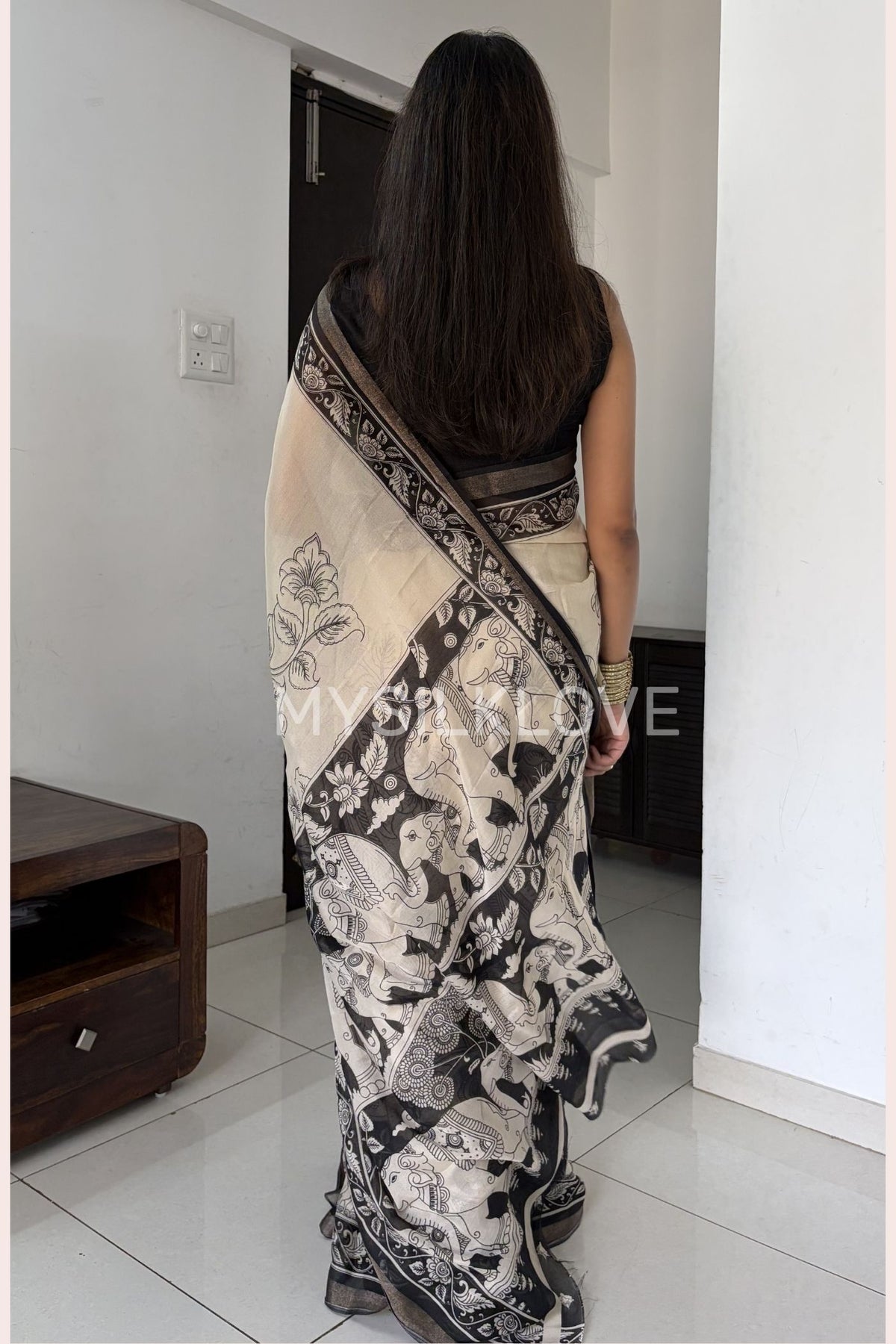 Buy MySilkLove Rashmika Mandanna Inspired- Black and Cream Mul Cotton Kalamkari Saree Online