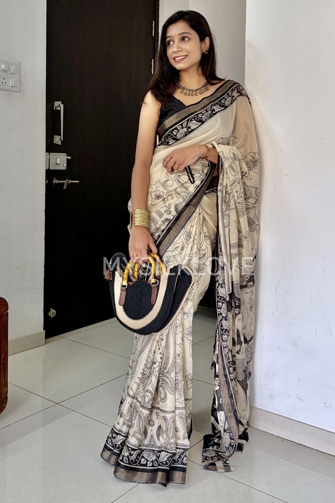 Buy MySilkLove Rashmika Mandanna Inspired- Black and Cream Mul Cotton Kalamkari Saree Online