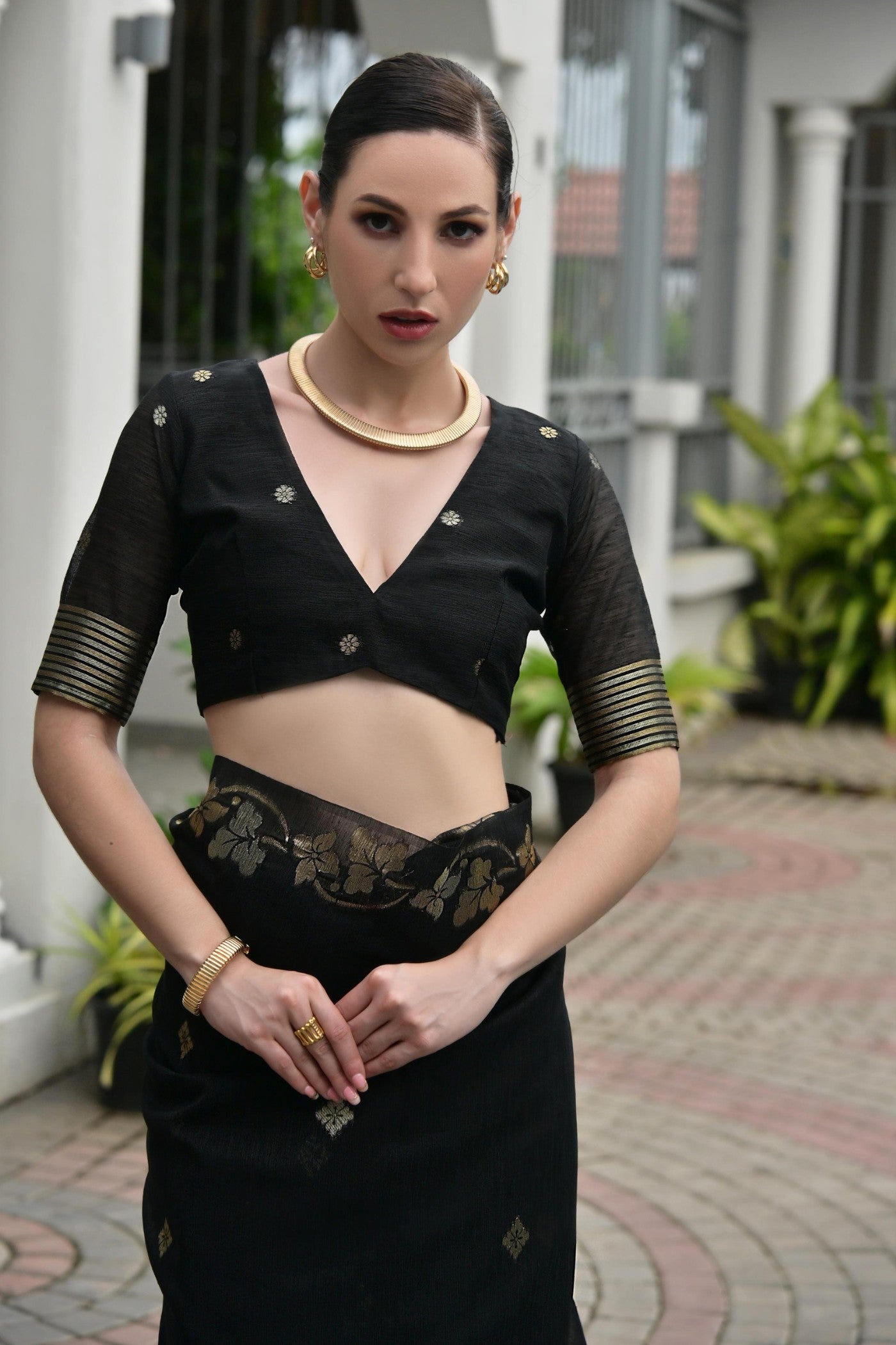 Buy MySilkLove Vanta Black Floral Linen Silk Saree Online