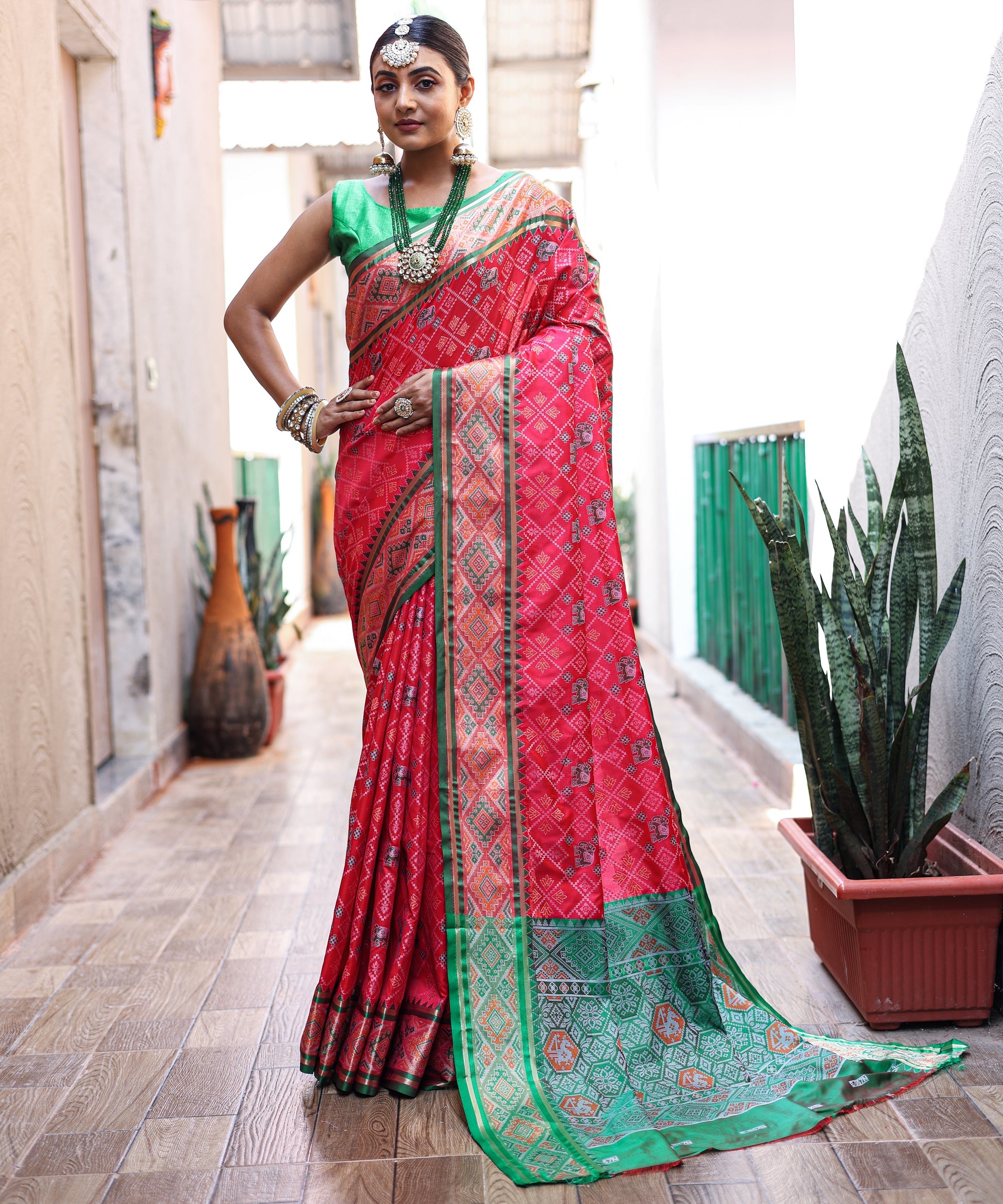 Buy MySilkLove Dingy Dungeon Pink Woven Contrast Patola Silk Saree Online