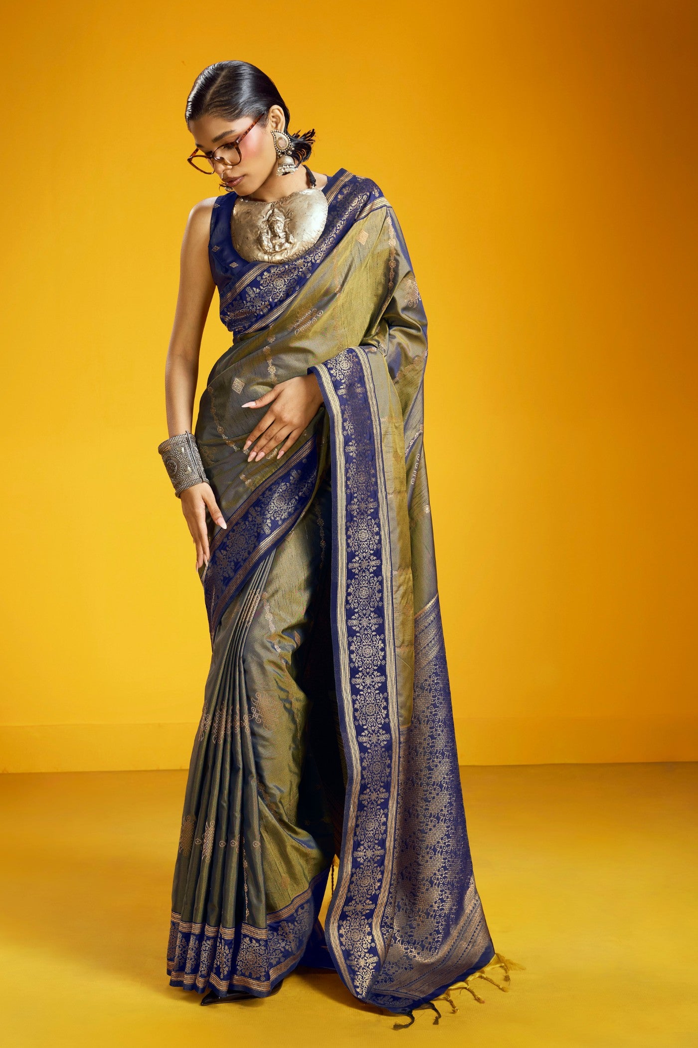 Buy MySilkLove Mehendi Green Banarasi Handloom Soft Silk Saree Online