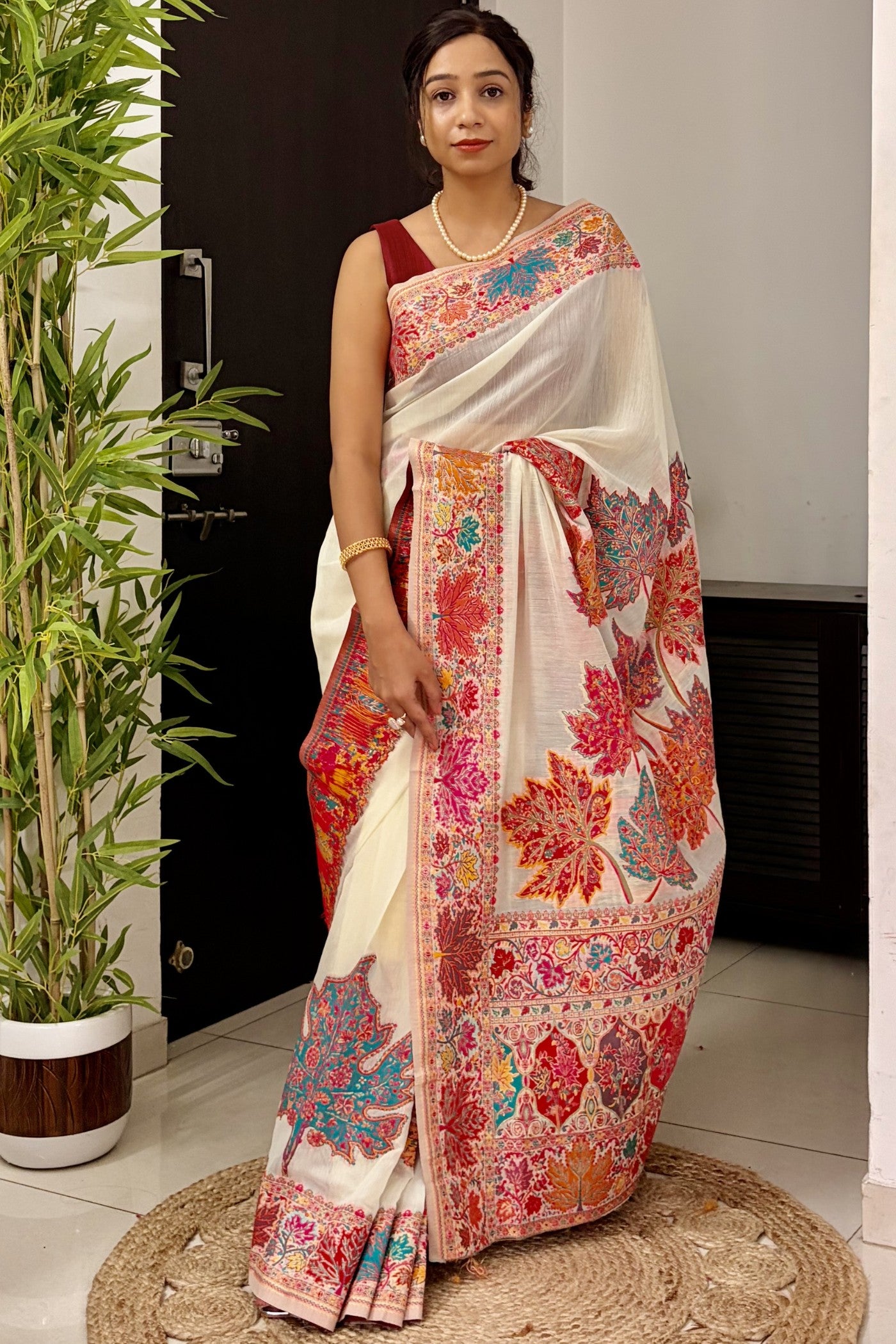 Buy MySilkLove Oyster White Kashmiri Handloom Jamewar Saree Online