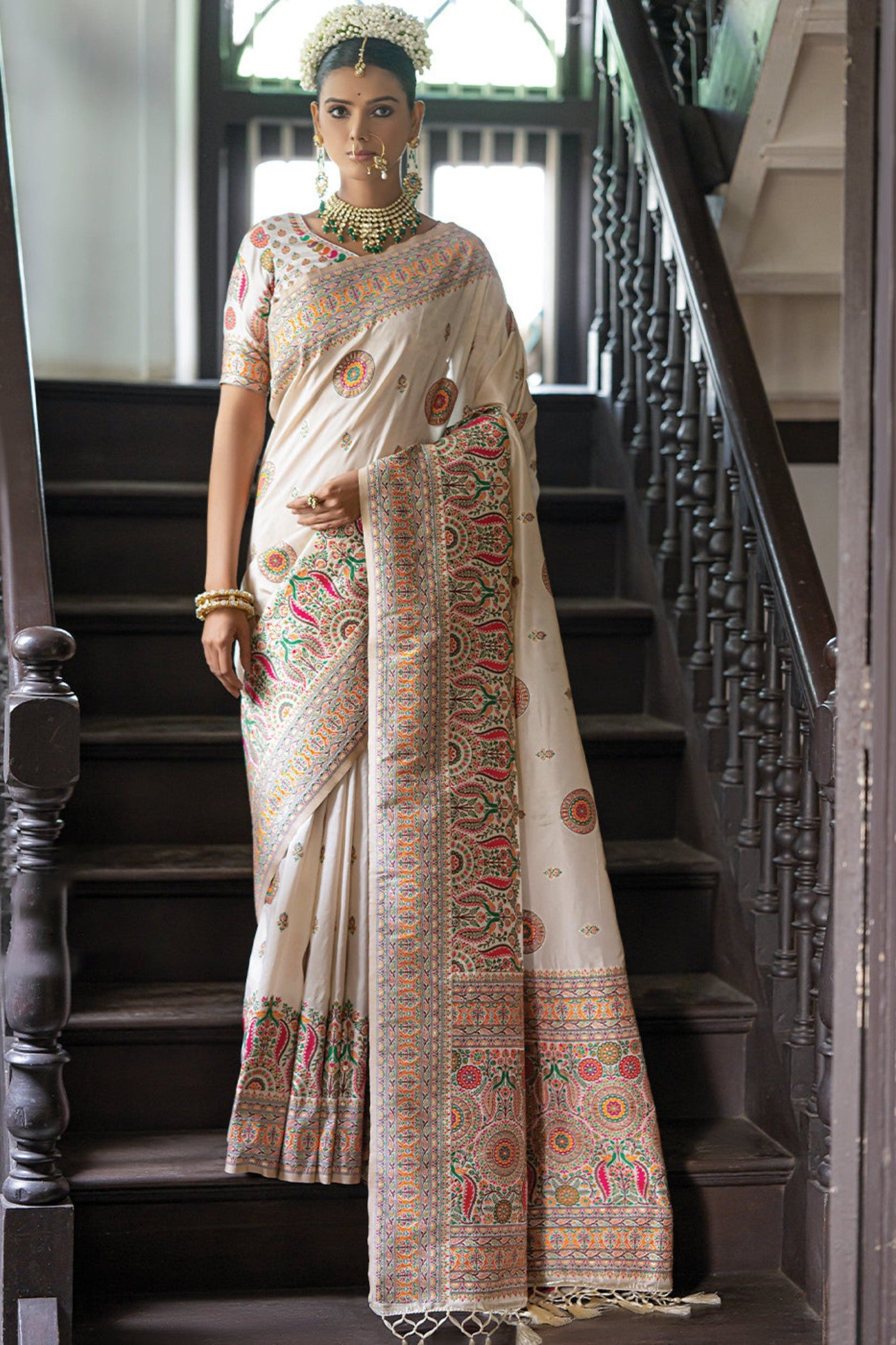 Buy MySilkLove Daisy White Kashmiri Handloom Woven Silk Saree Online