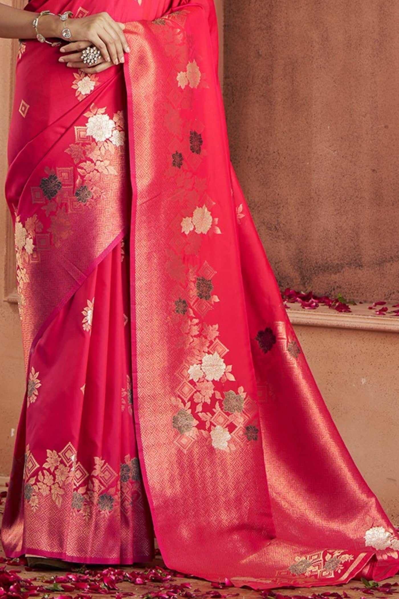 Buy MySilkLove Romance Red Woven Banarasi Saree Online