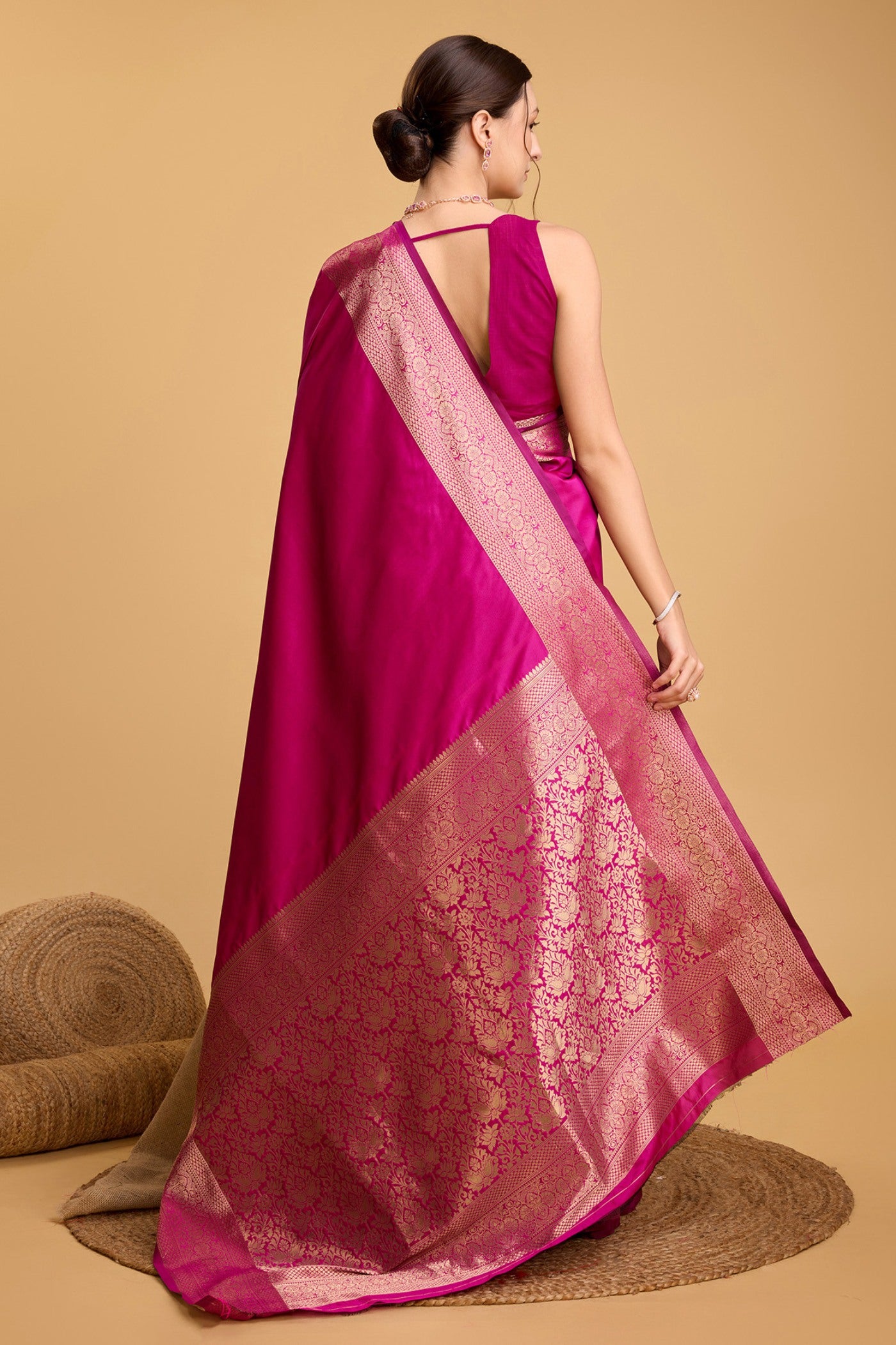 Buy MySilkLove Knockout Pink Woven Banarasi Saree Online