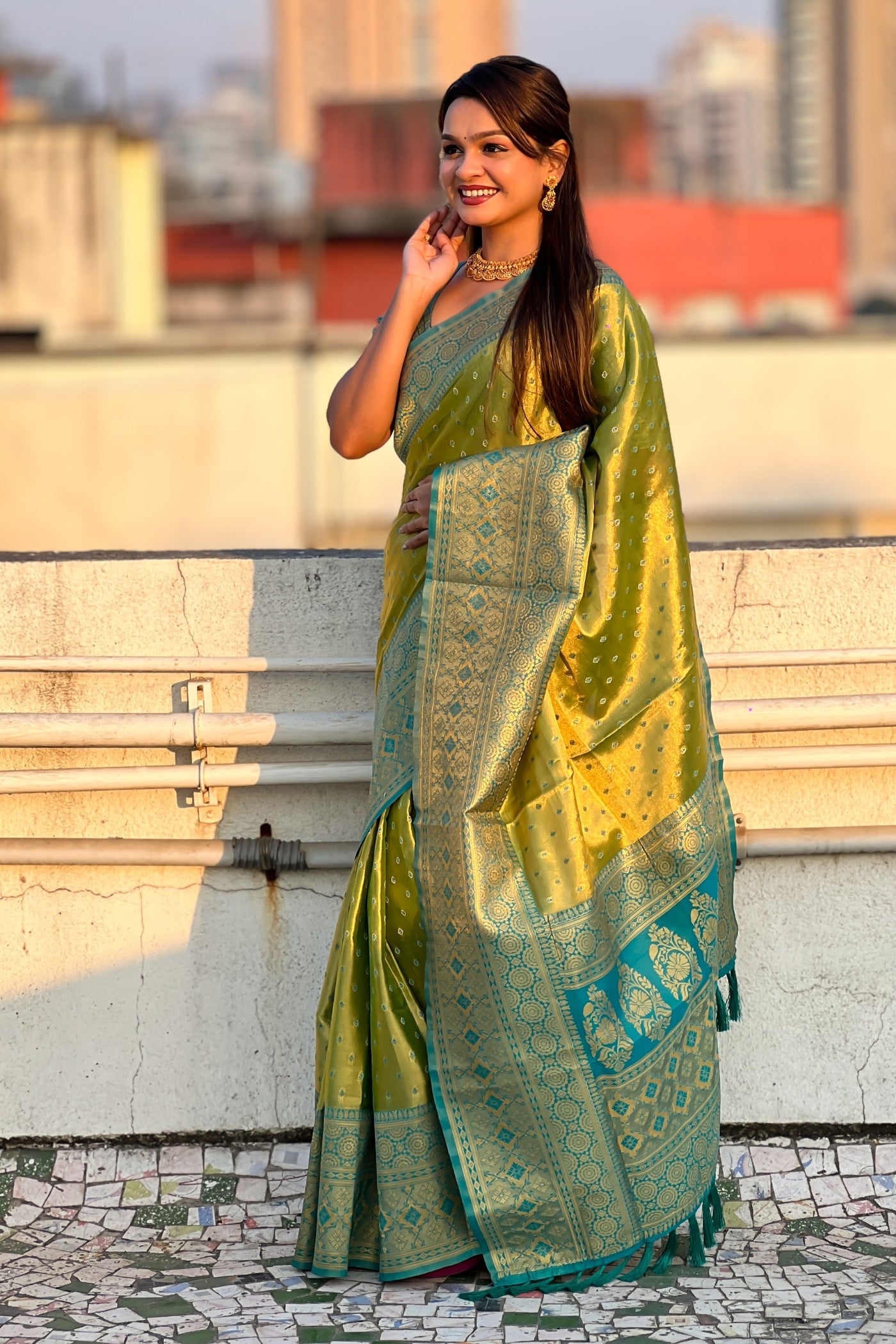 Buy MySilkLove Himalaya Green Woven Banarasi Saree Online