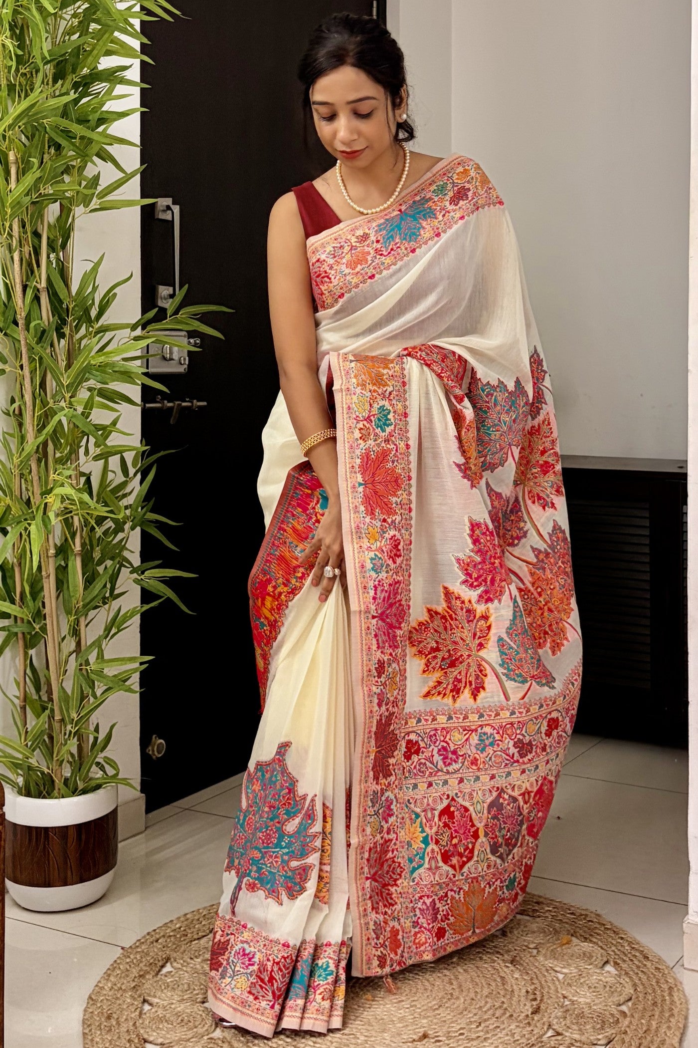Buy MySilkLove Oyster White Kashmiri Handloom Jamewar Saree Online