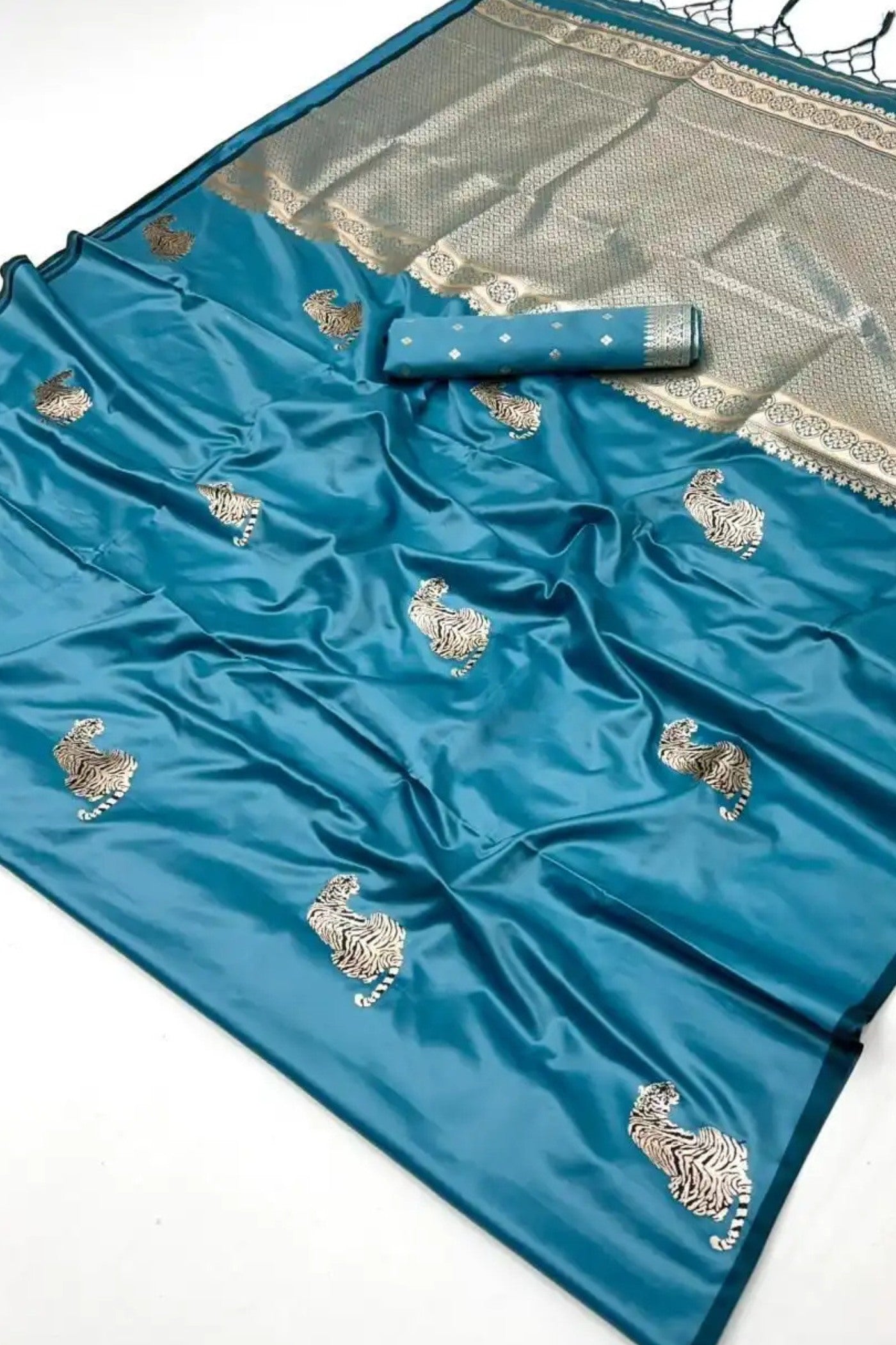 Buy MySilkLove Wisteria Purple Handloom Satin Soft Silk Saree Online