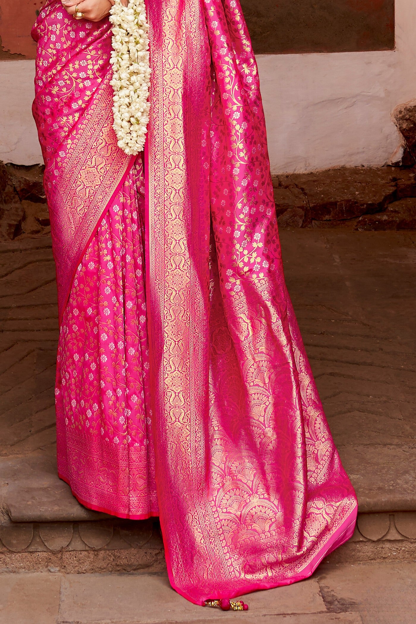 Buy MySilkLove Cabaret Pink Woven Banarasi Saree Online