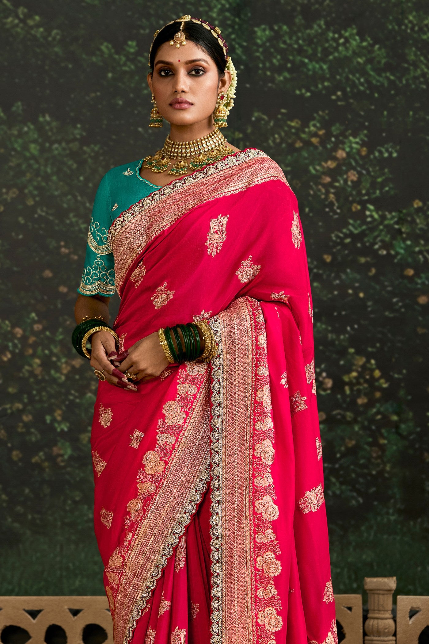 Buy MySilkLove Bride Red Designer Banarasi Saree Online