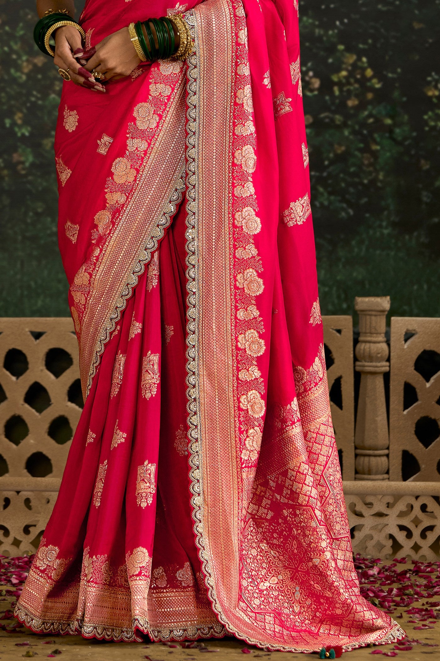 Buy MySilkLove Bride Red Designer Banarasi Saree Online