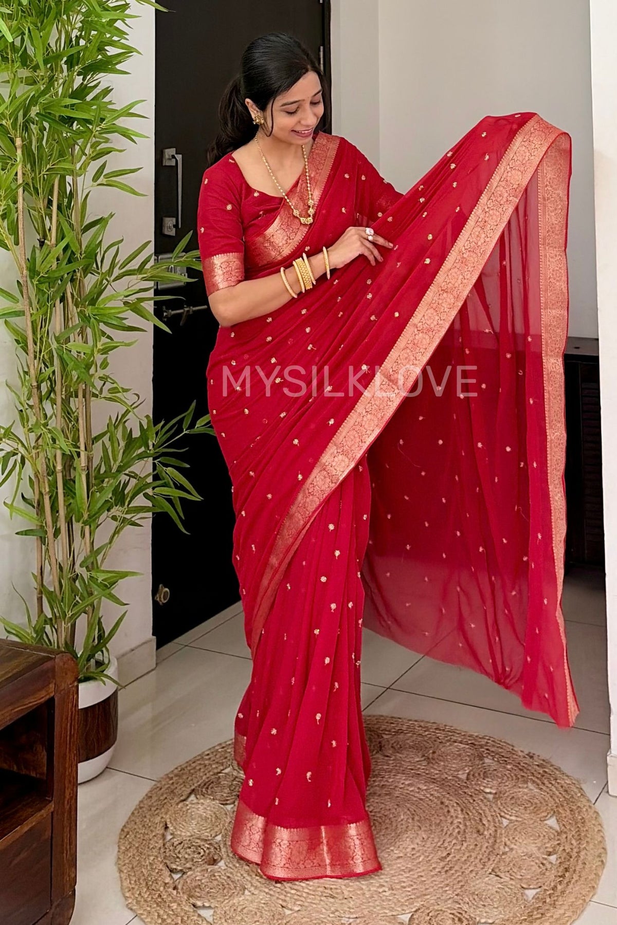 Buy MySilkLove Velvet Red Zari Woven Bidding Floral Georgette Saree Online
