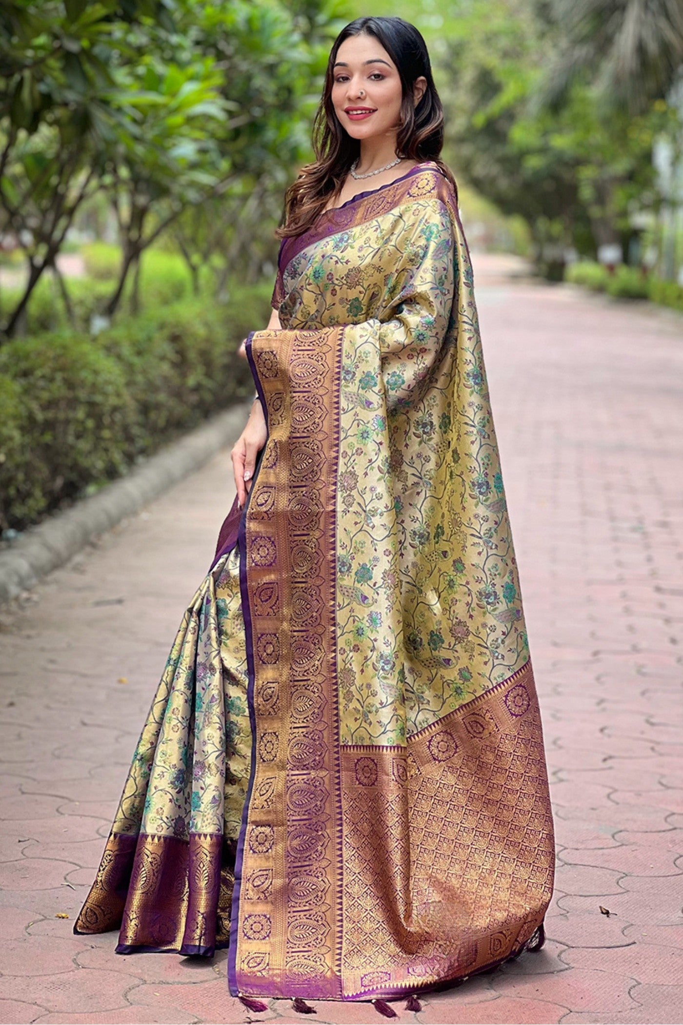 Buy MySilkLove Akaroa Green and Gold Woven Banarasi Saree Online