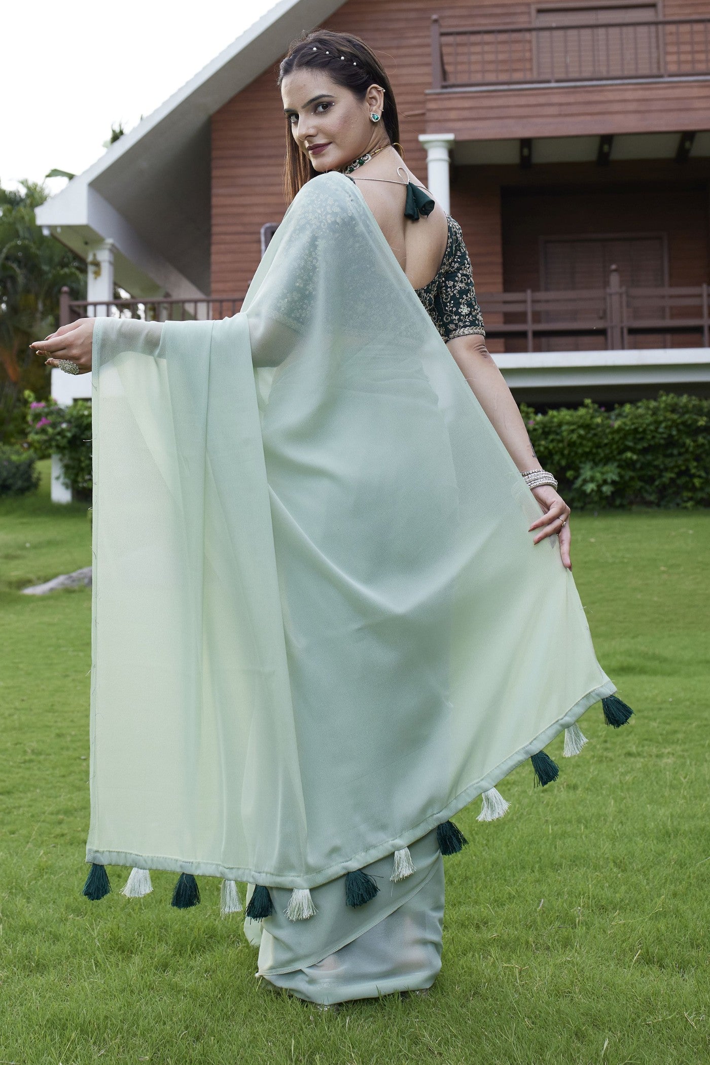 Buy MySilkLove Pista Green Georgette Saree Online