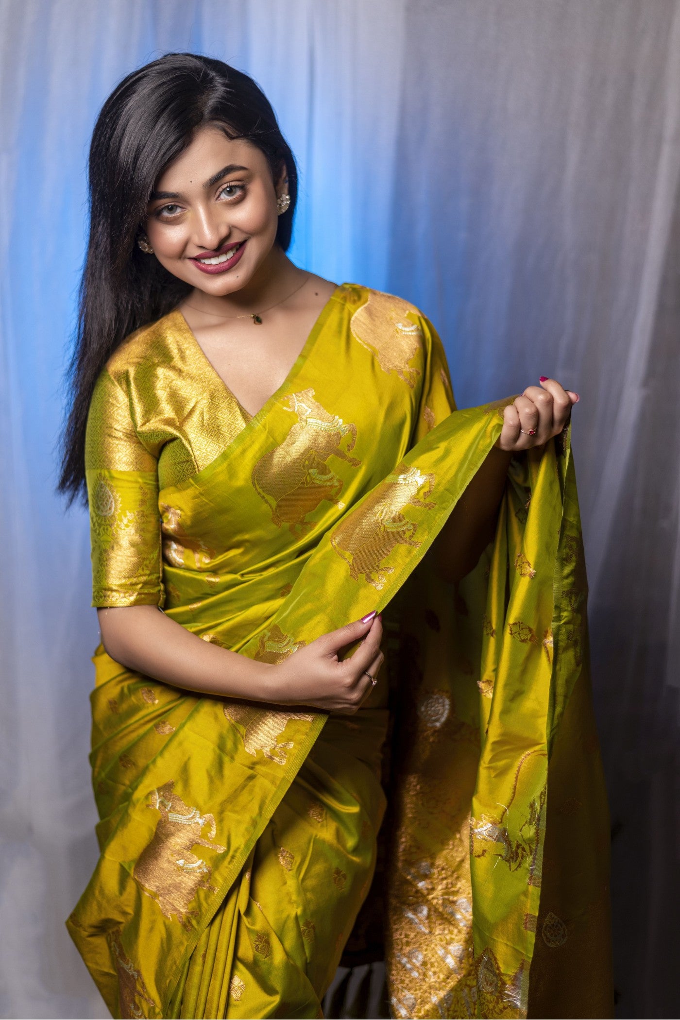 Buy MySilkLove Lawn Green Woven Banarasi Saree Online