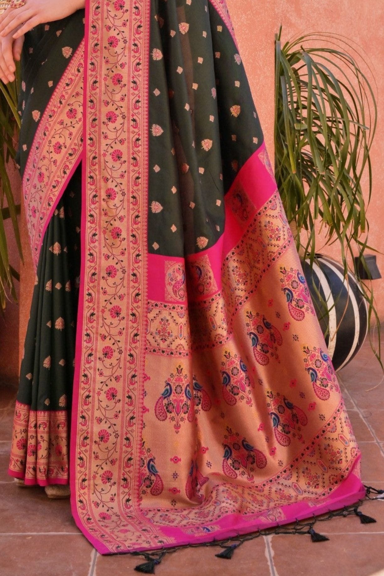 Buy MySilkLove Zeus Dark Green and Pink Zari Woven Paithani Saree Online