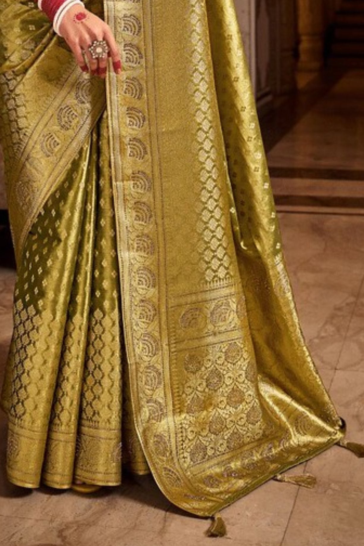 Buy MySilkLove Kumera Green Zari Woven Banarasi Saree Online