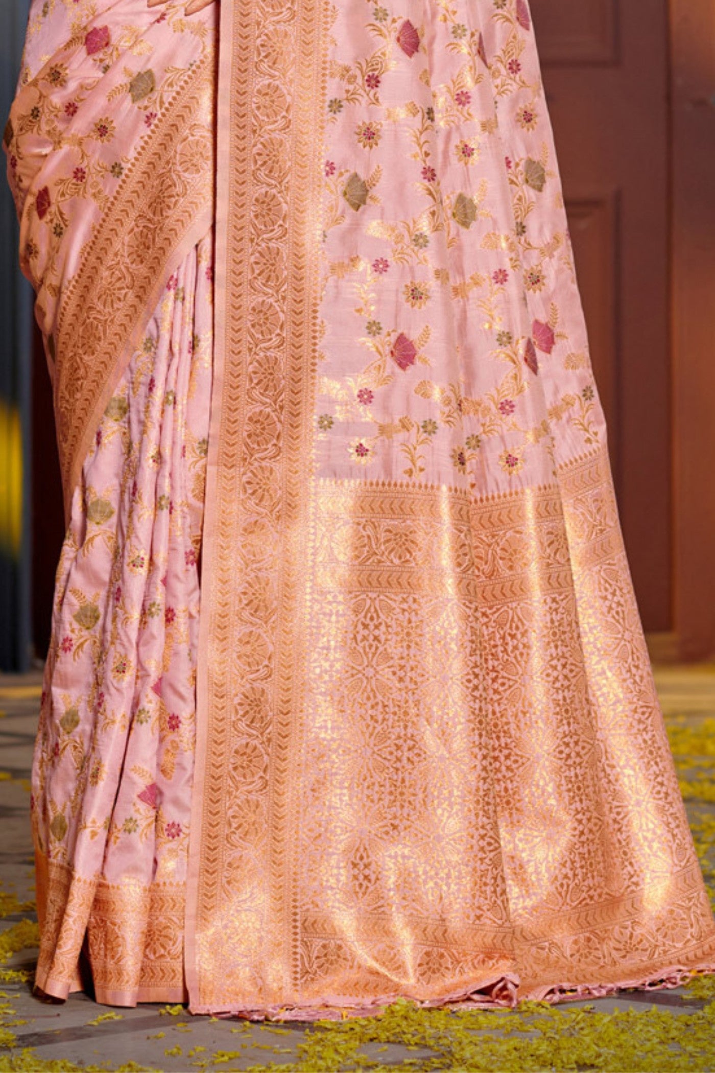 Buy MySilkLove Beauty Pink Zari Woven Banarasi Saree Online