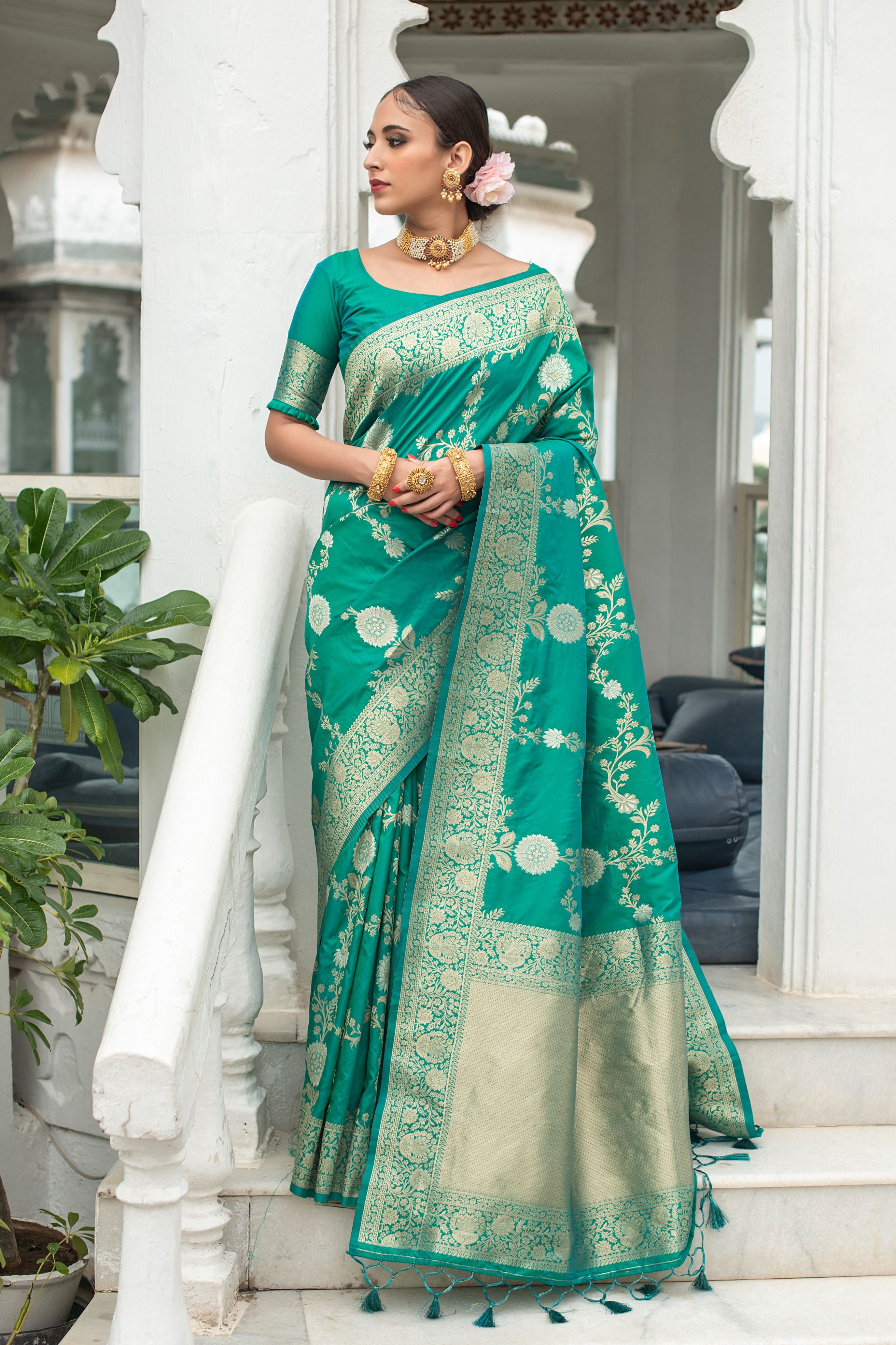 Buy MySilkLove Pine Green Woven Banarasi Silk Saree Online