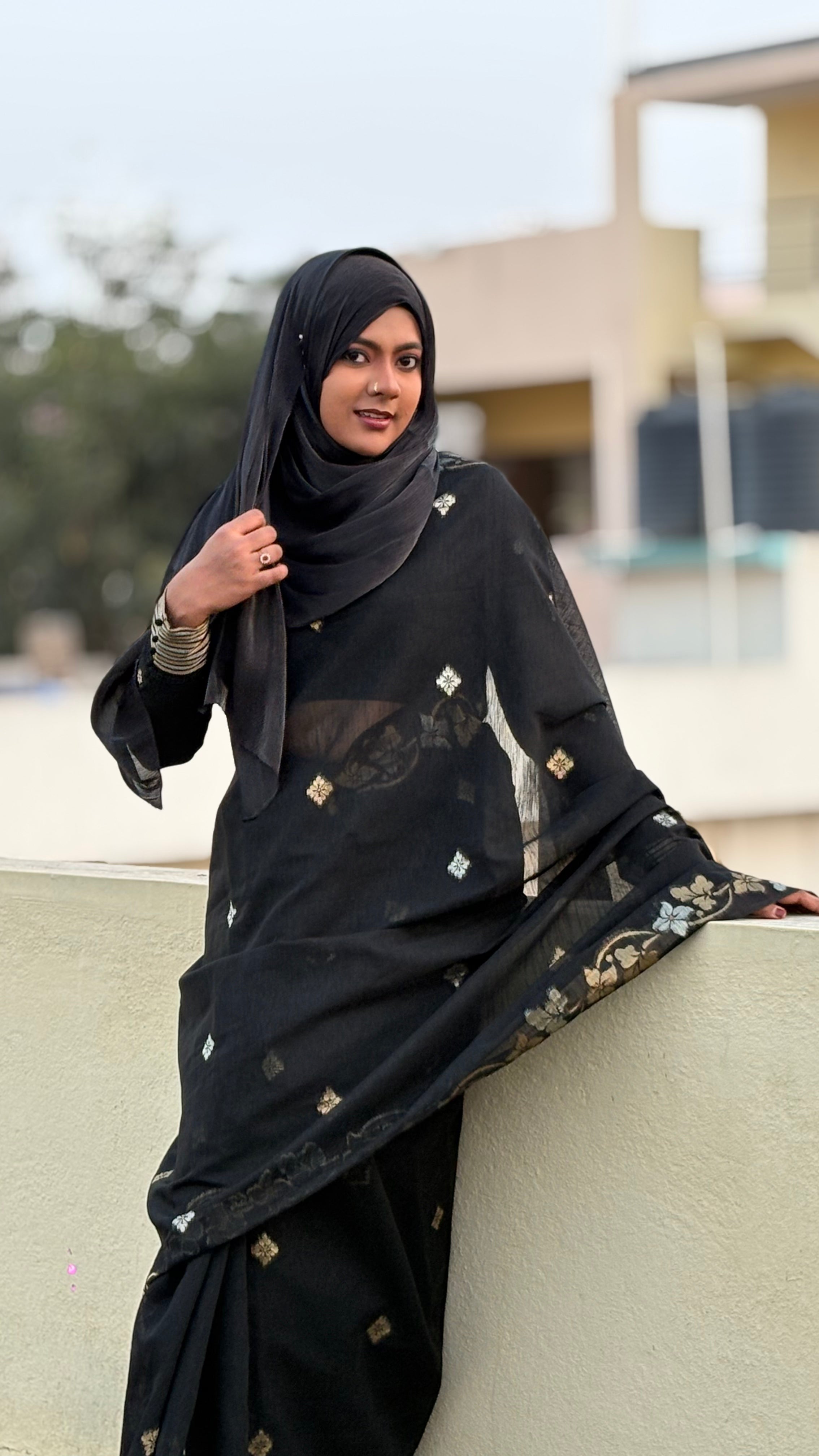 Buy MySilkLove Vanta Black Floral Linen Silk Saree Online