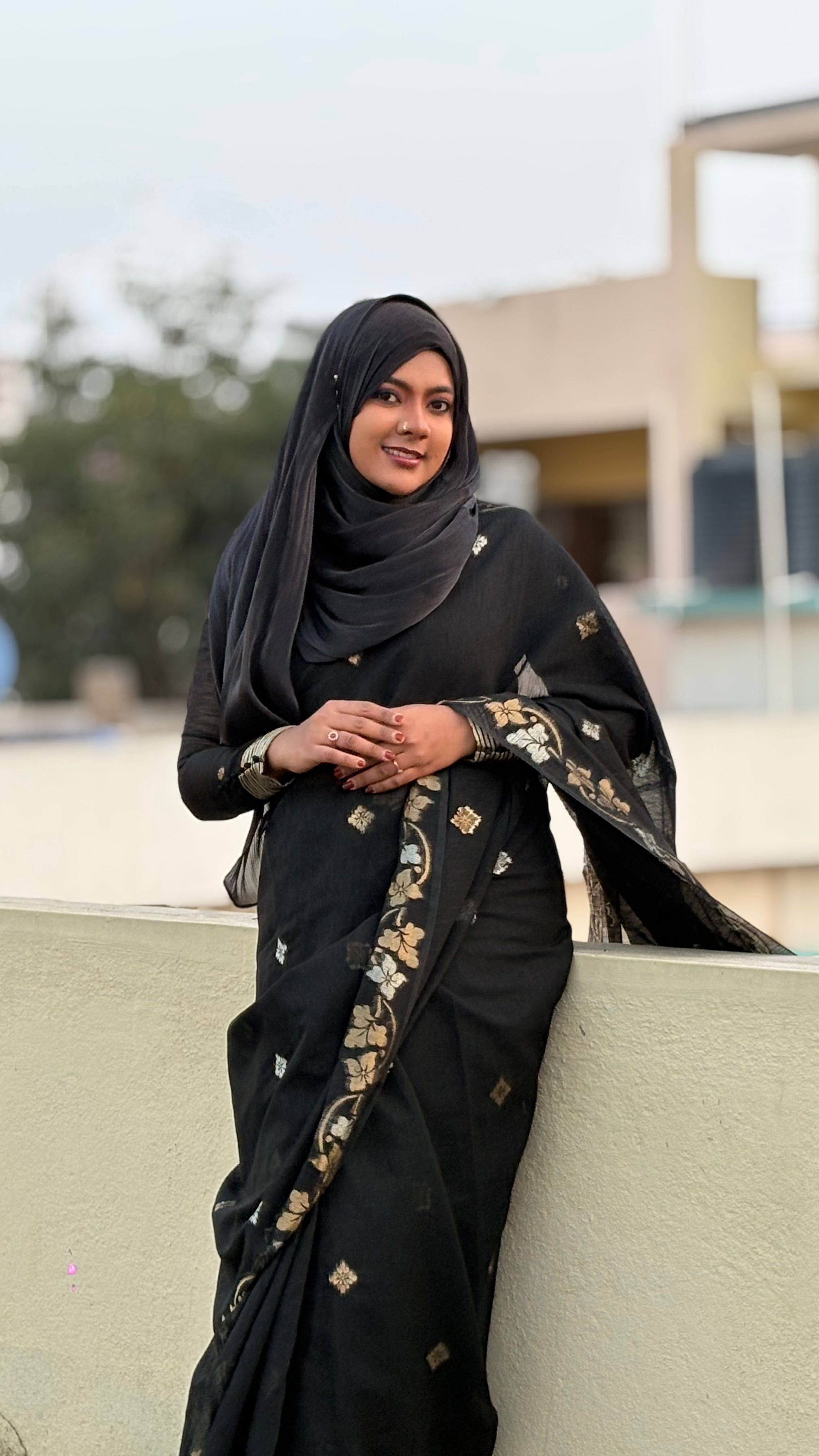 Buy MySilkLove Vanta Black Floral Linen Silk Saree Online