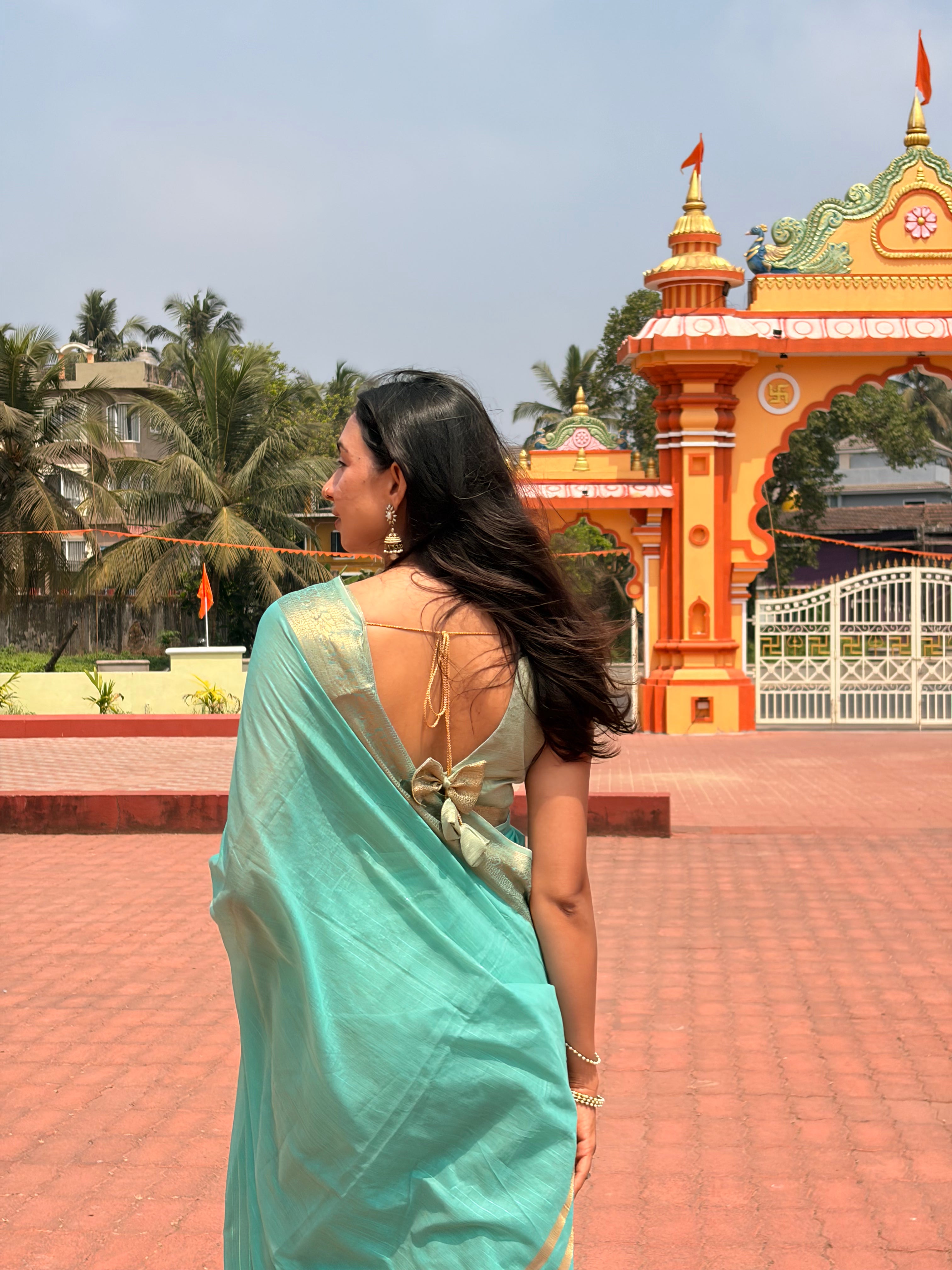 Buy MySilkLove Tropical Green Woven Maheshwari Saree Online