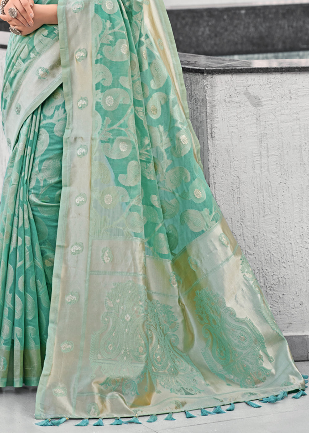 Buy MySilkLove Pastel Green Lucknowi Linen Cotton Saree Online