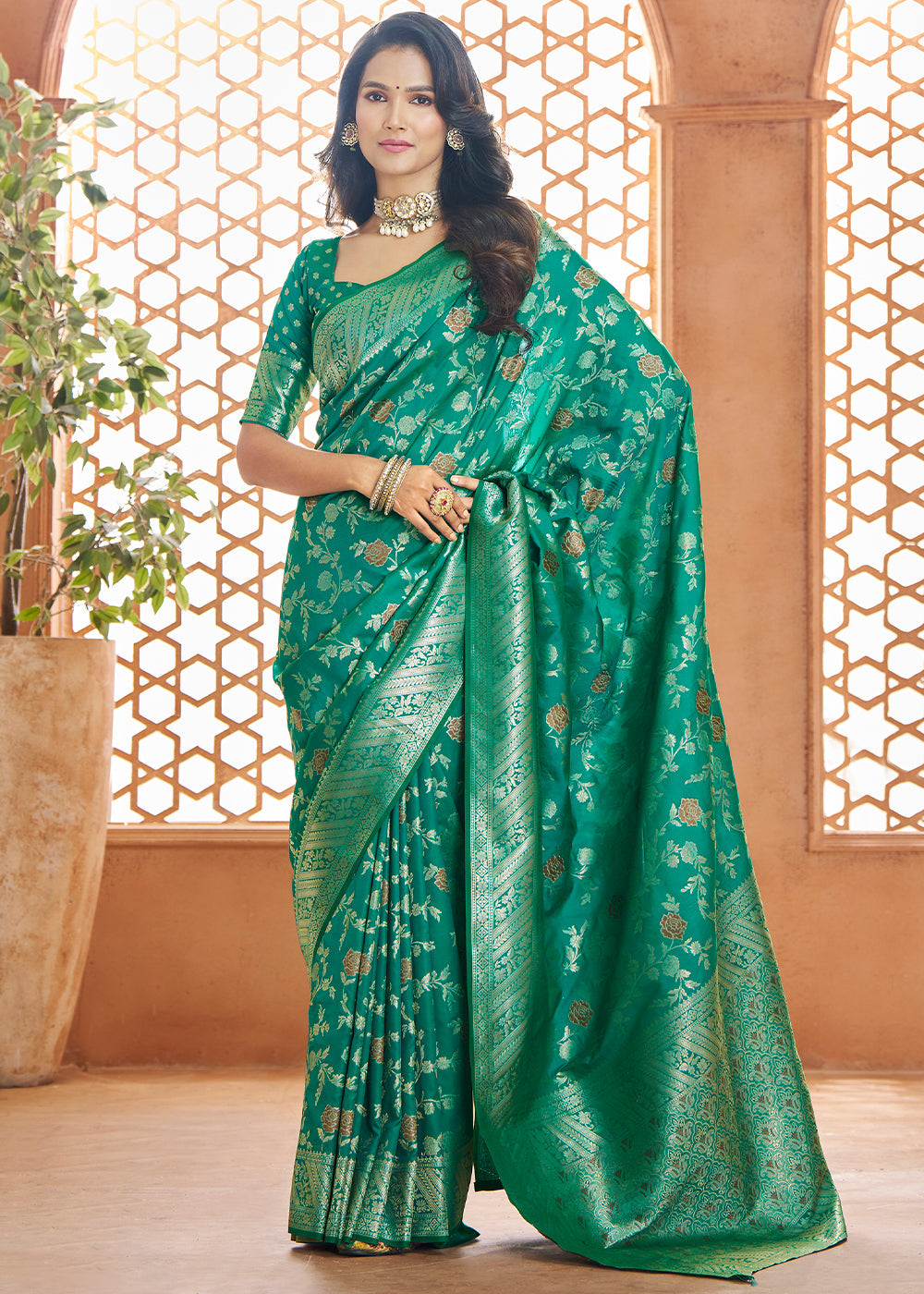 Buy MySilkLove Castletone Green Woven Banarasi Saree Online