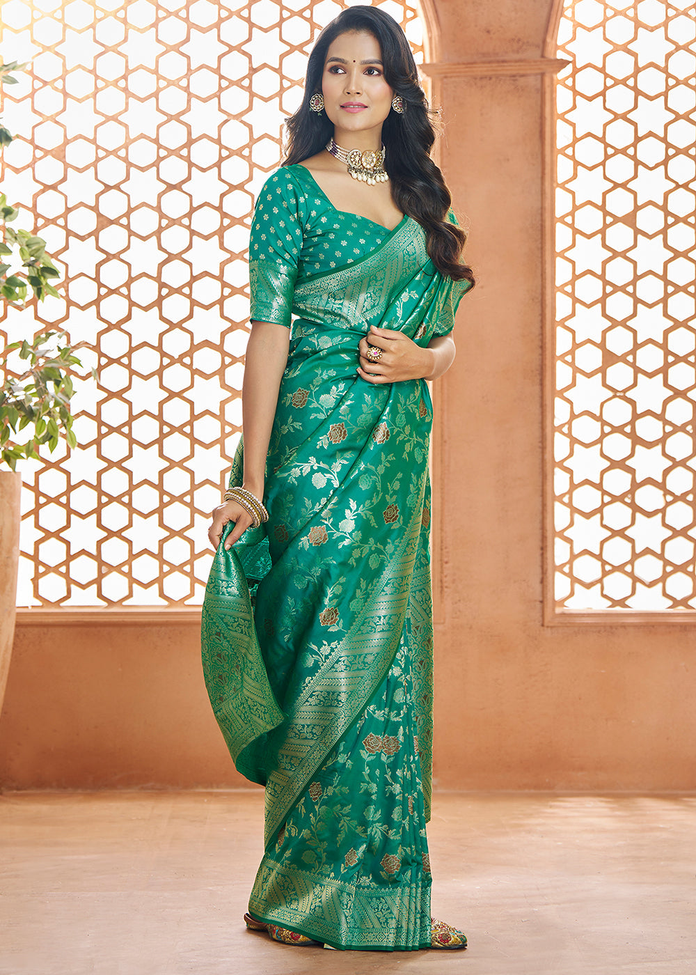 Buy MySilkLove Castletone Green Woven Banarasi Saree Online