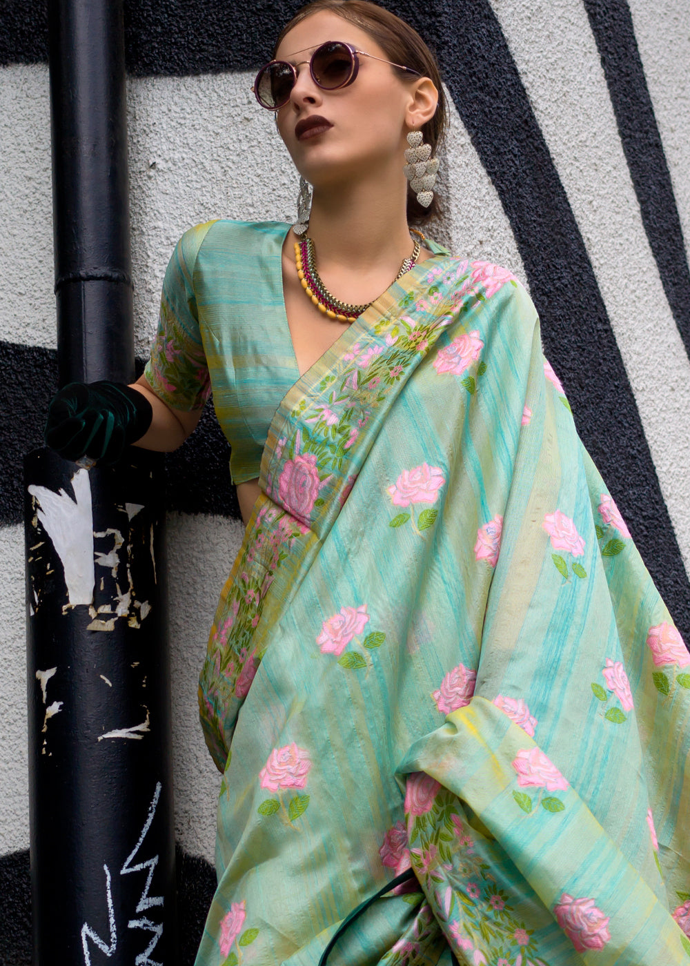 Buy MySilkLove Sinbad Green Floral Handloom Banarasi Saree Online