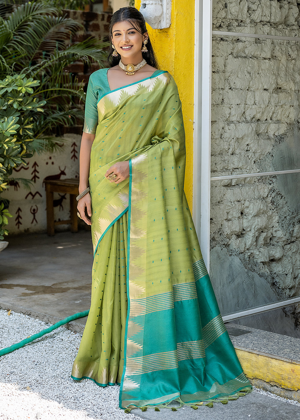 Buy MySilkLove Yuma Green Zari Woven Banarasi Raw Silk Saree Online
