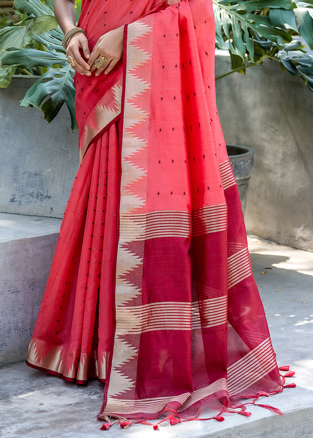 Buy MySilkLove Flush Mahogany Red Zari Woven Banarasi Raw Silk Saree Online