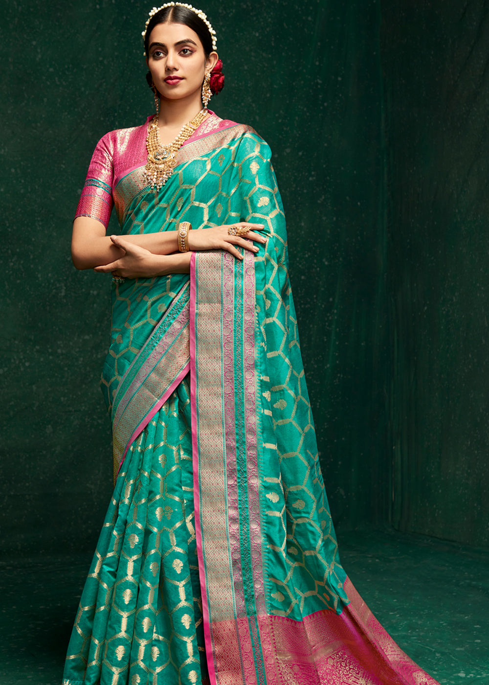 Buy MySilkLove Emerald Green Woven Banarasi Silk Saree Online