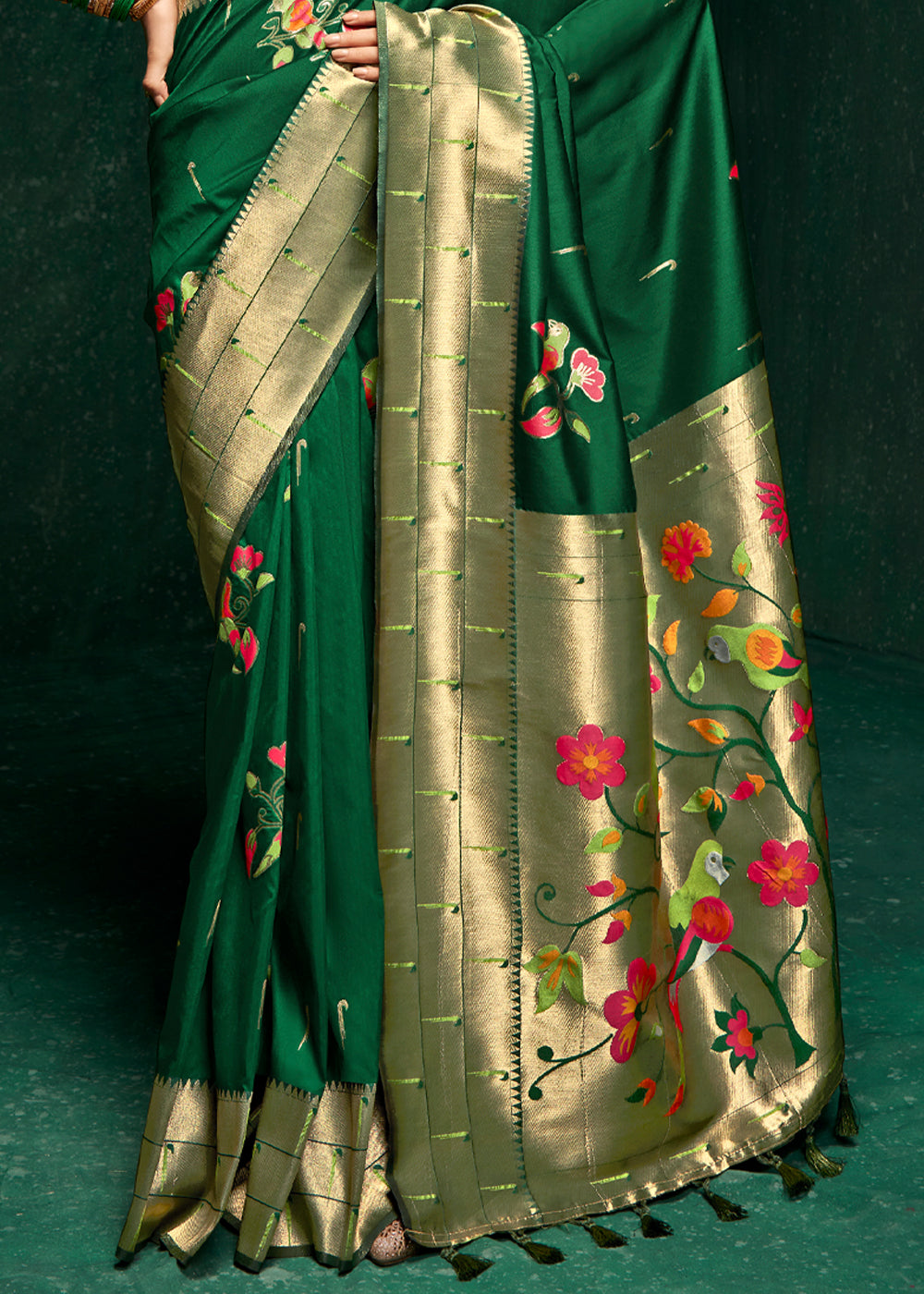 Buy MySilkLove Como Green Woven Paithani Silk Saree With Brocade Blouse Online