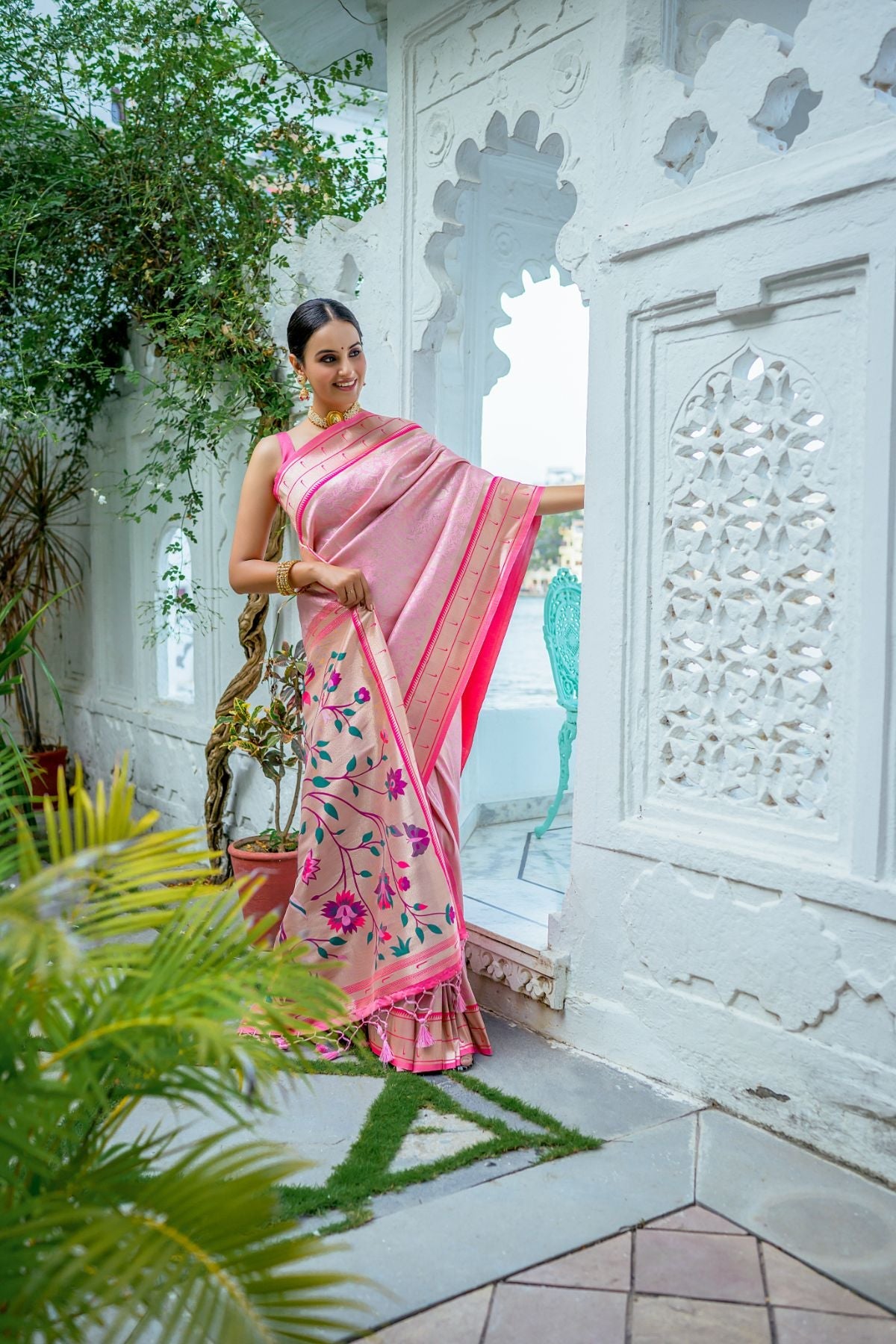 Buy MySilkLove Lily Pink Woven Paithani Saree Online