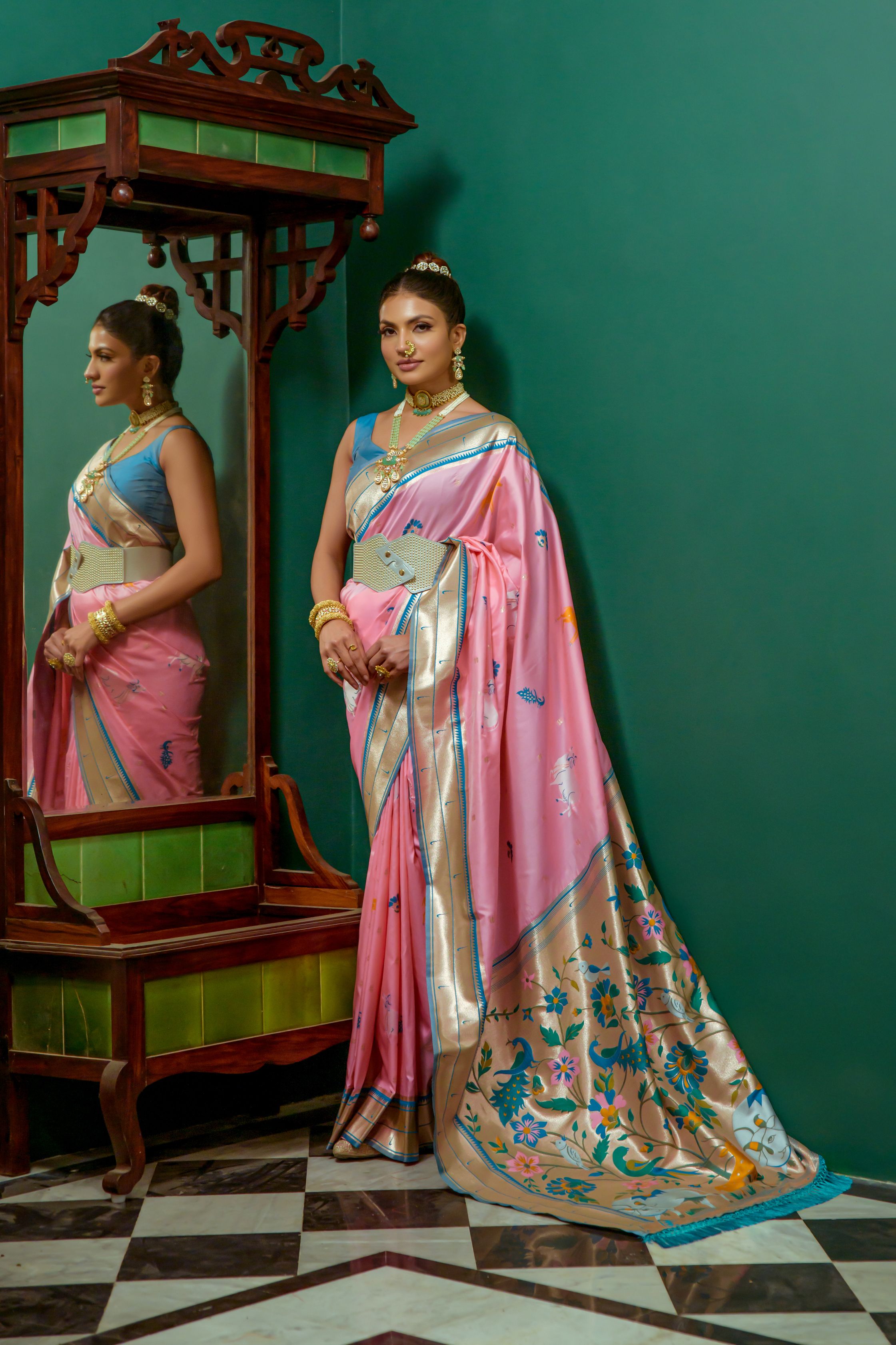 Buy MySilkLove Puce Pink Woven Paithani Silk Saree Online