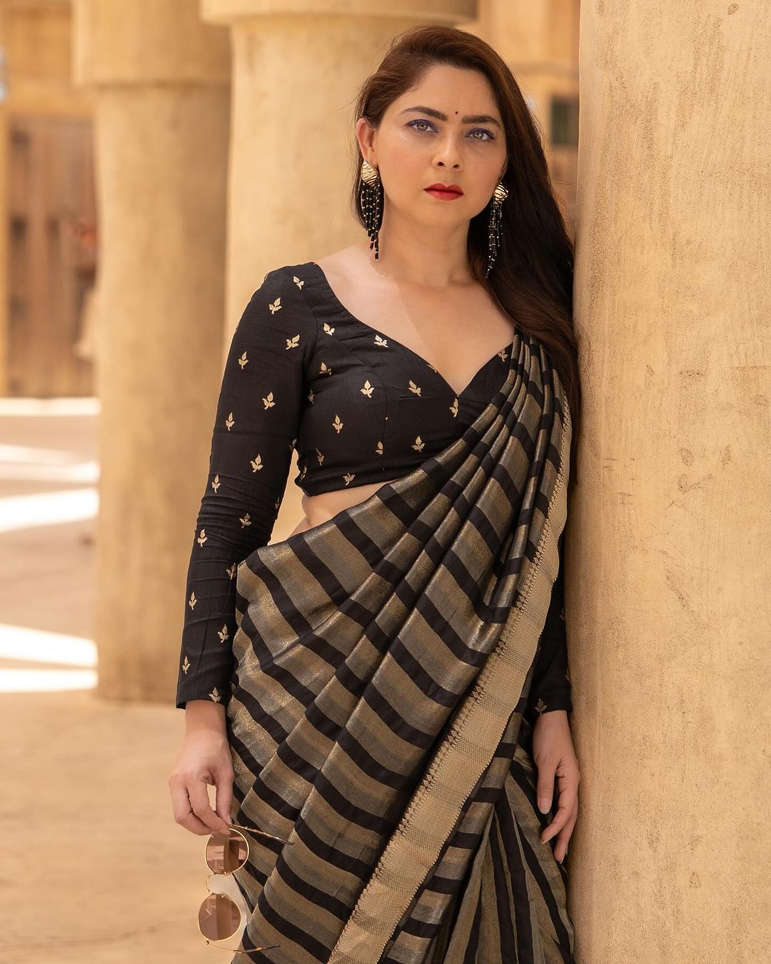 Buy MySilkLove Sonali Kulkarni in Raven Black Banarasi Handloom Silk Saree Online