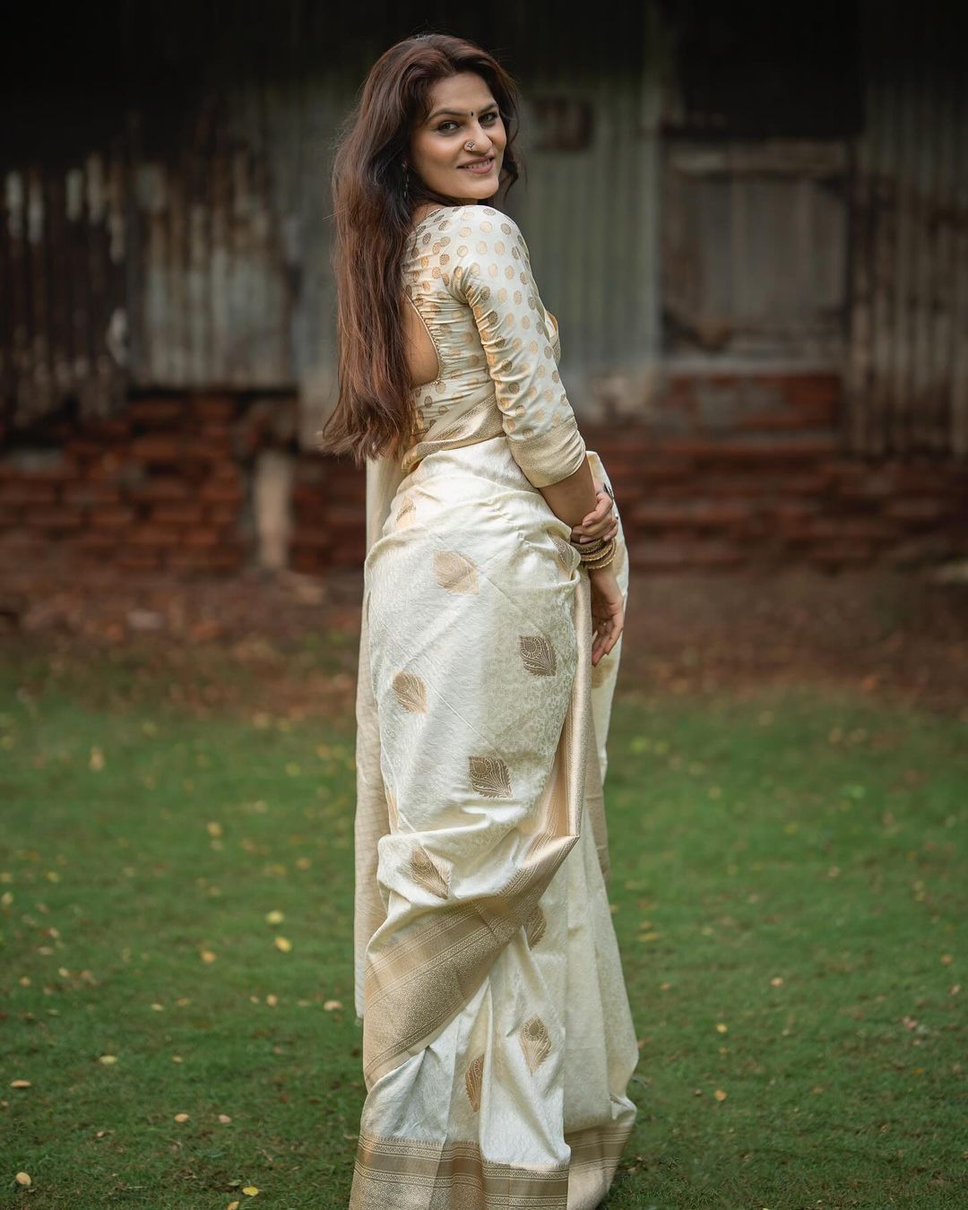 Buy MySilkLove Blossom Cream Banarasi Handloom Silk Saree Online