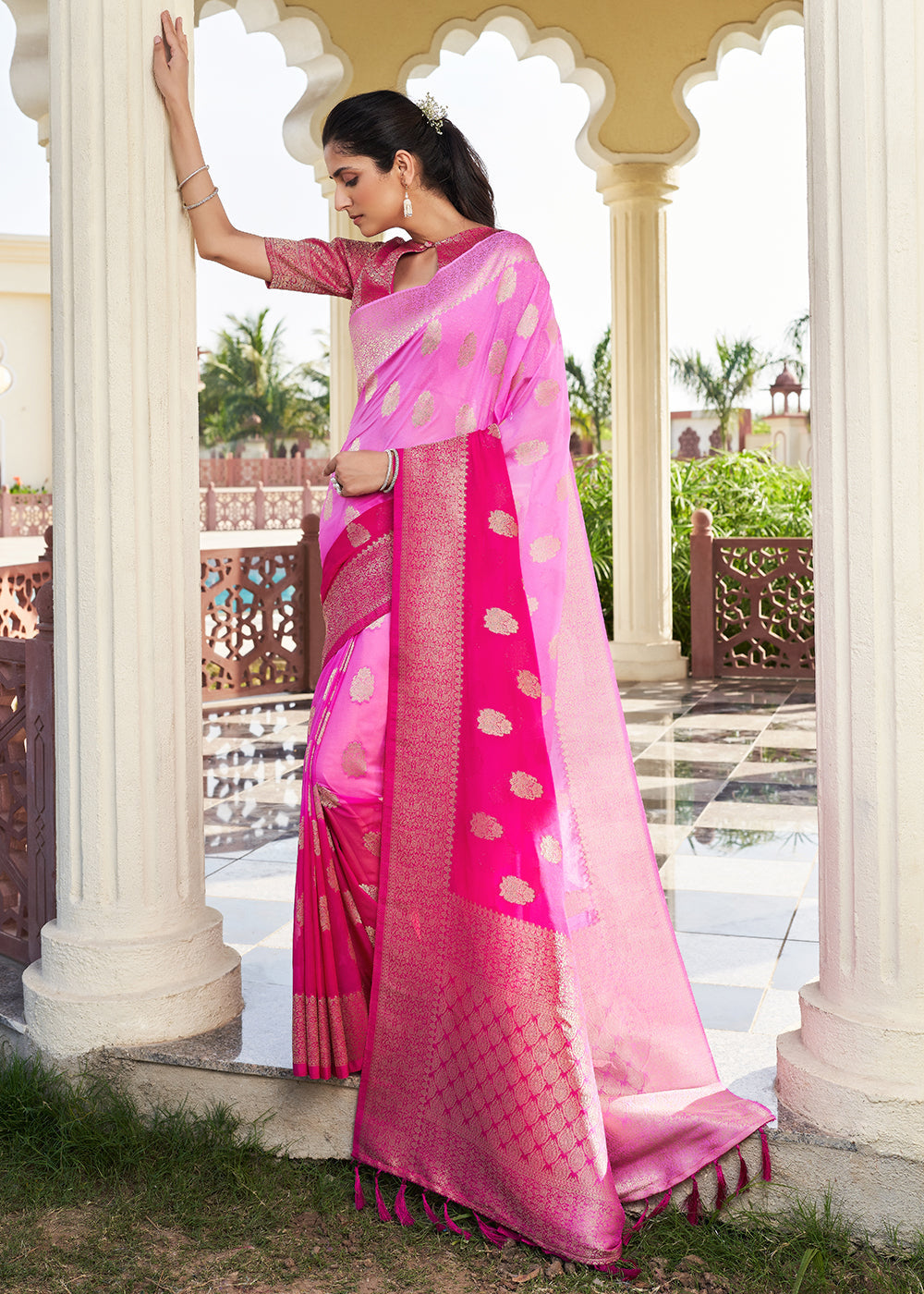 Buy MySilkLove Magenta Pink Zari Woven Georgette Saree Online