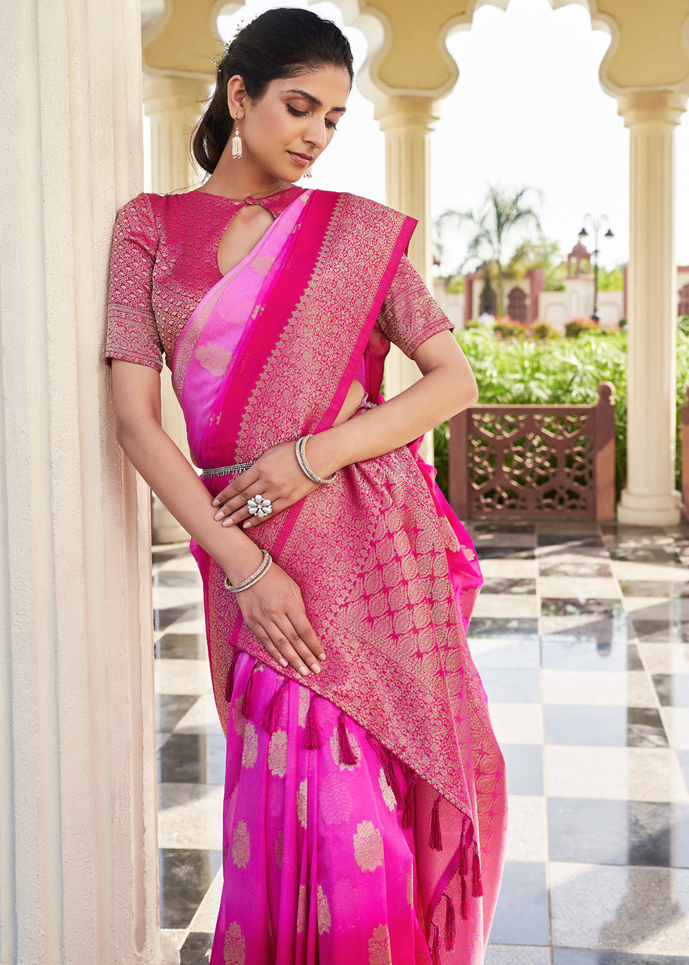 Buy MySilkLove Magenta Pink Zari Woven Georgette Saree Online