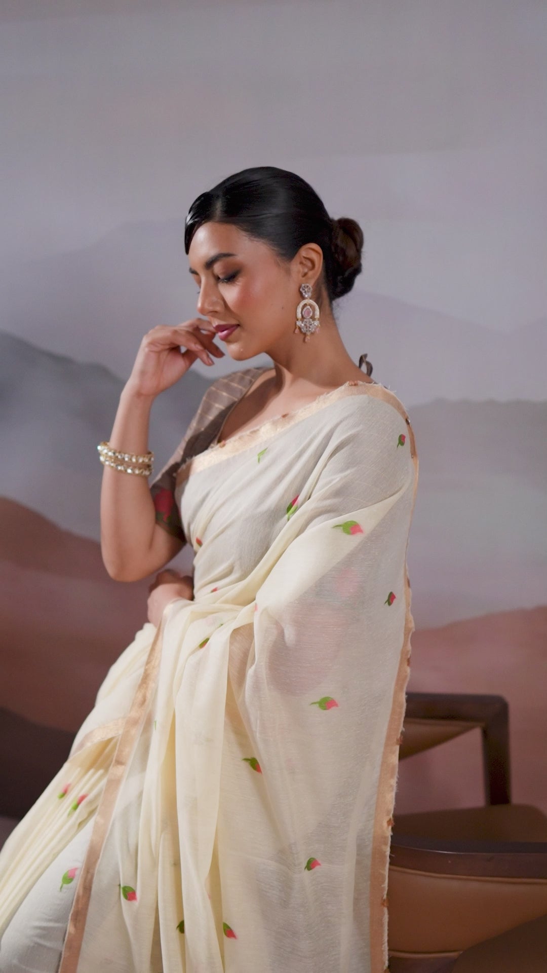 Buy MySilkLove White Smoke Cotton Handloom Pichwai Saree Online