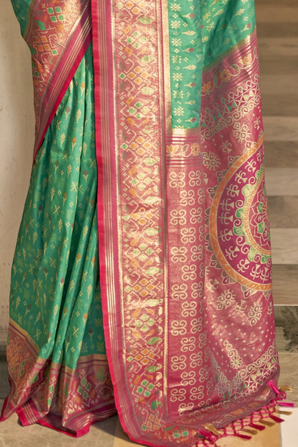 Buy MySilkLove De York Green Woven Patola Silk Saree Online