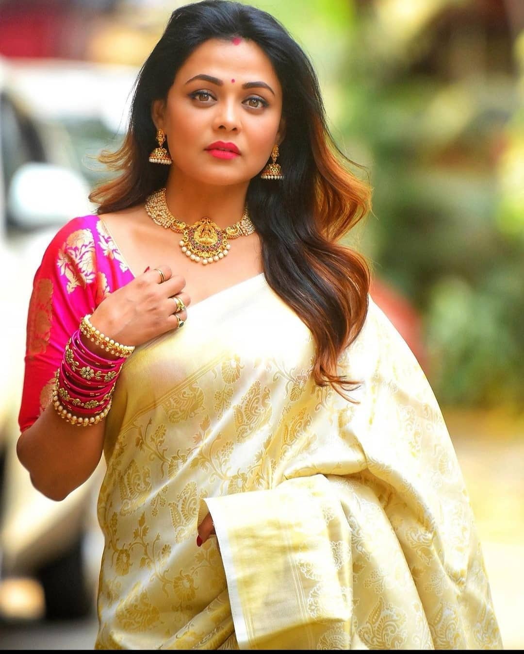 Buy MySilkLove White Gold Woven Kanjivaram Saree - MySilkLove Online