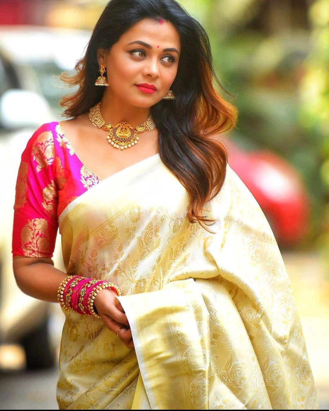 Buy MySilkLove White Gold Woven Kanjivaram Saree - MySilkLove Online